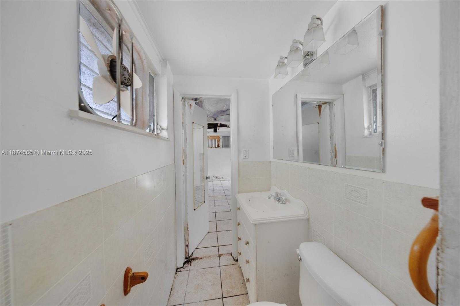Small Image of 6721 SIMMS ST, Hollywood Number 19