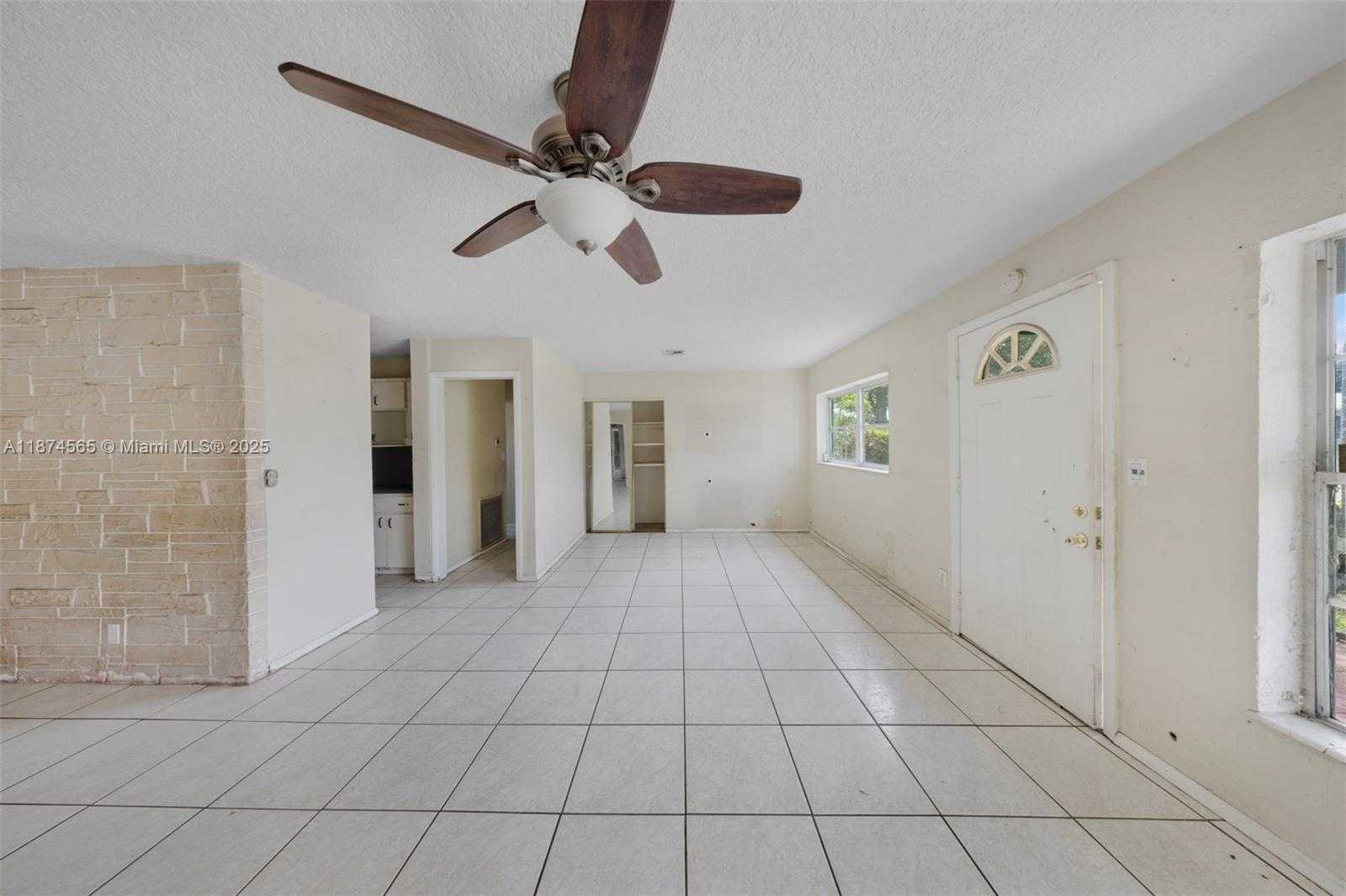 Small Image of 6721 SIMMS ST, Hollywood Number 5