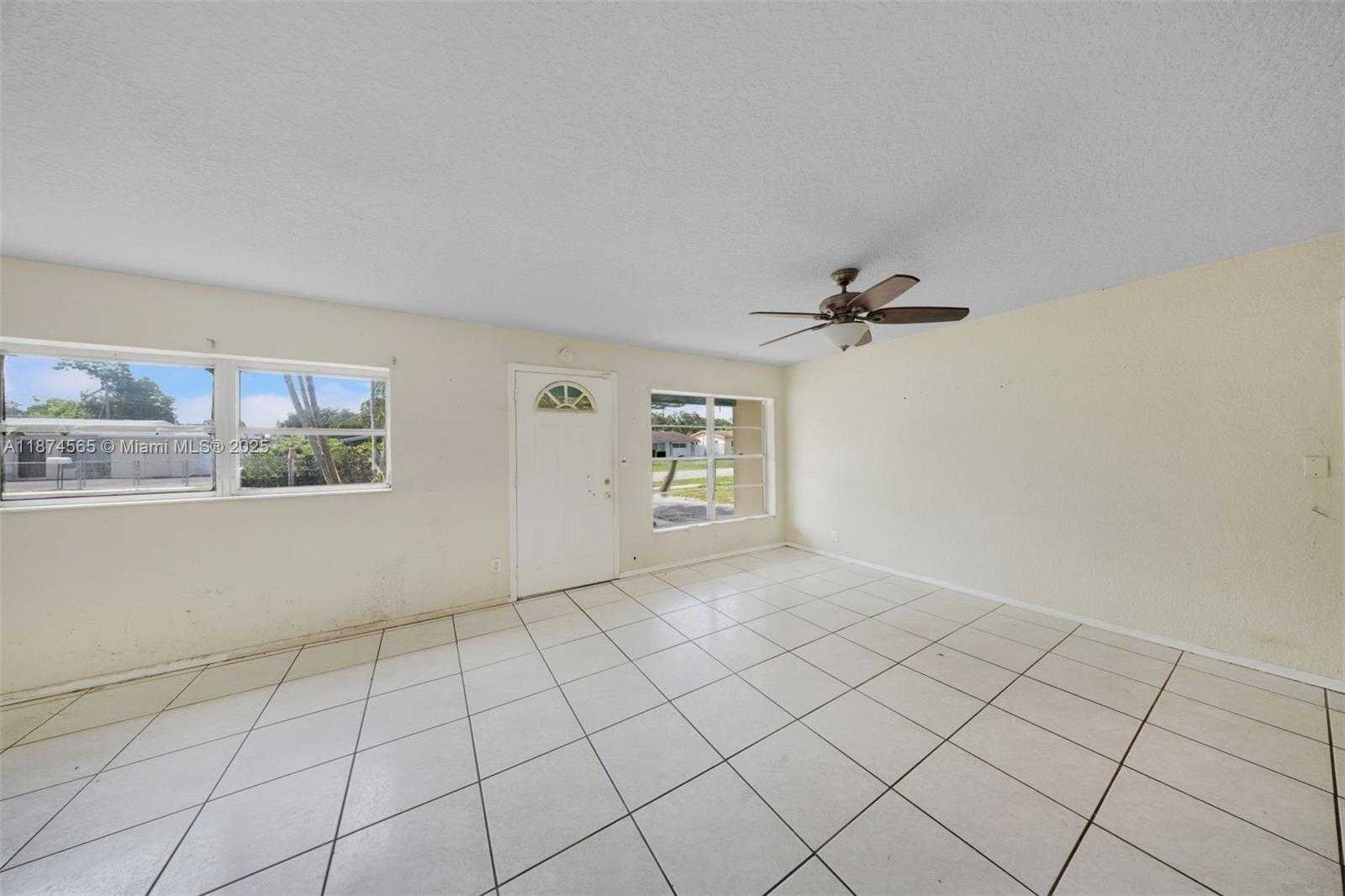 Small Image of 6721 SIMMS ST, Hollywood Number 7