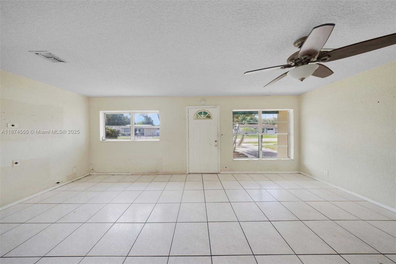 Small Image of 6721 SIMMS ST, Hollywood Number 8