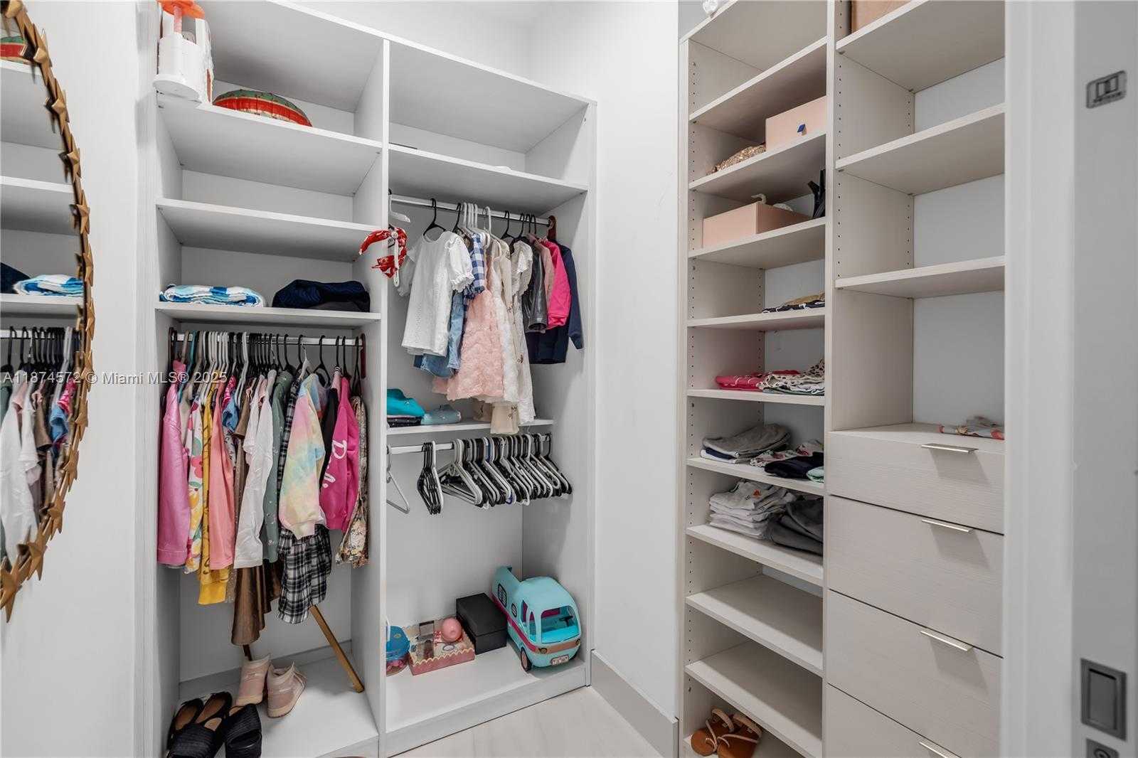 Small Image of 10530 NORTH WEST 67TH TER, Doral Number 27