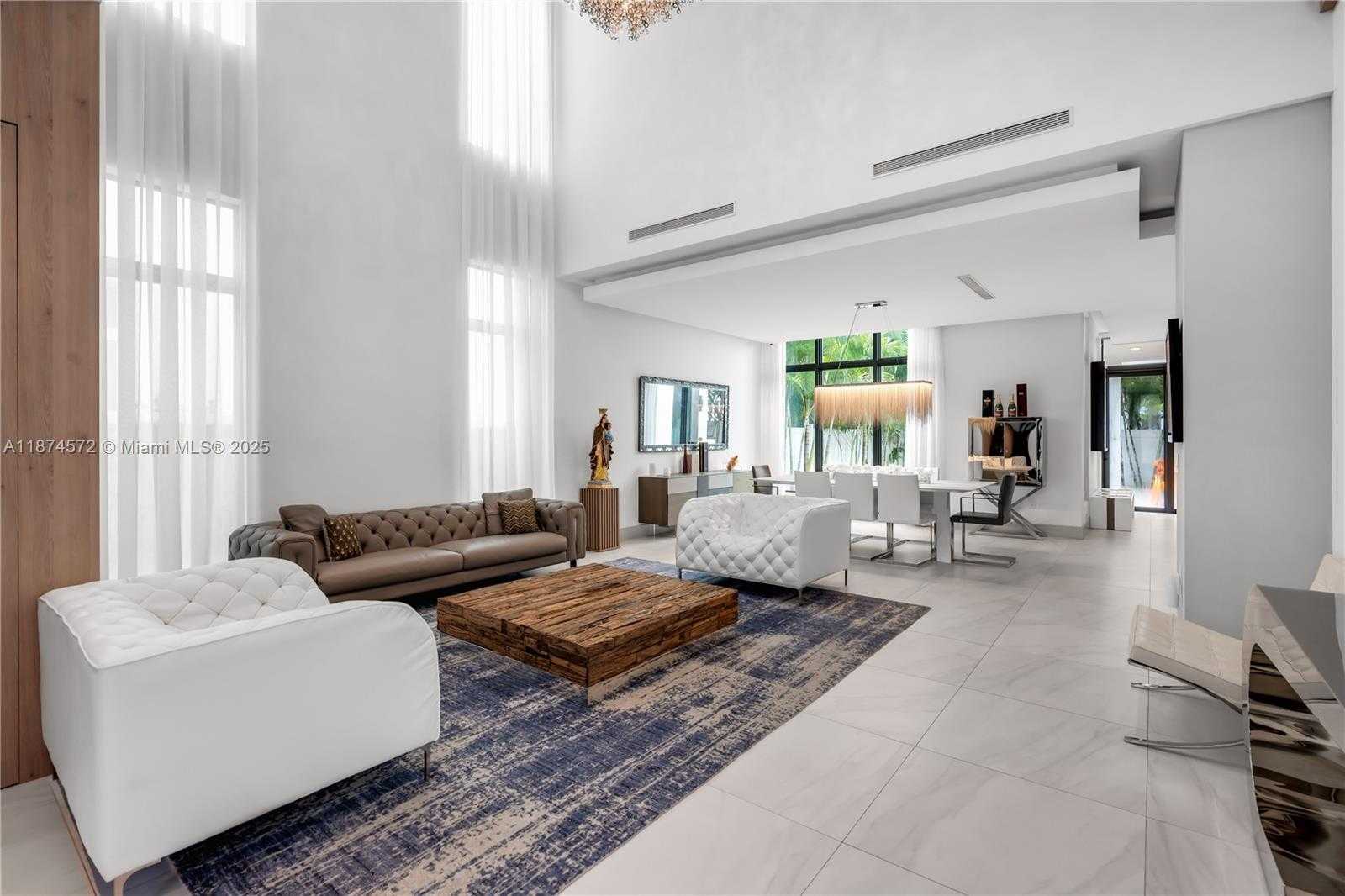 Small Image of 10530 NORTH WEST 67TH TER, Doral Number 3