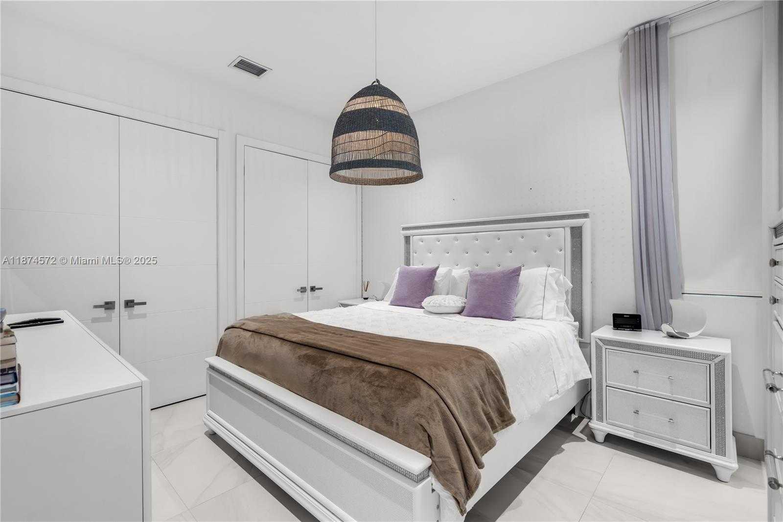 Small Image of 10530 NORTH WEST 67TH TER, Doral Number 31
