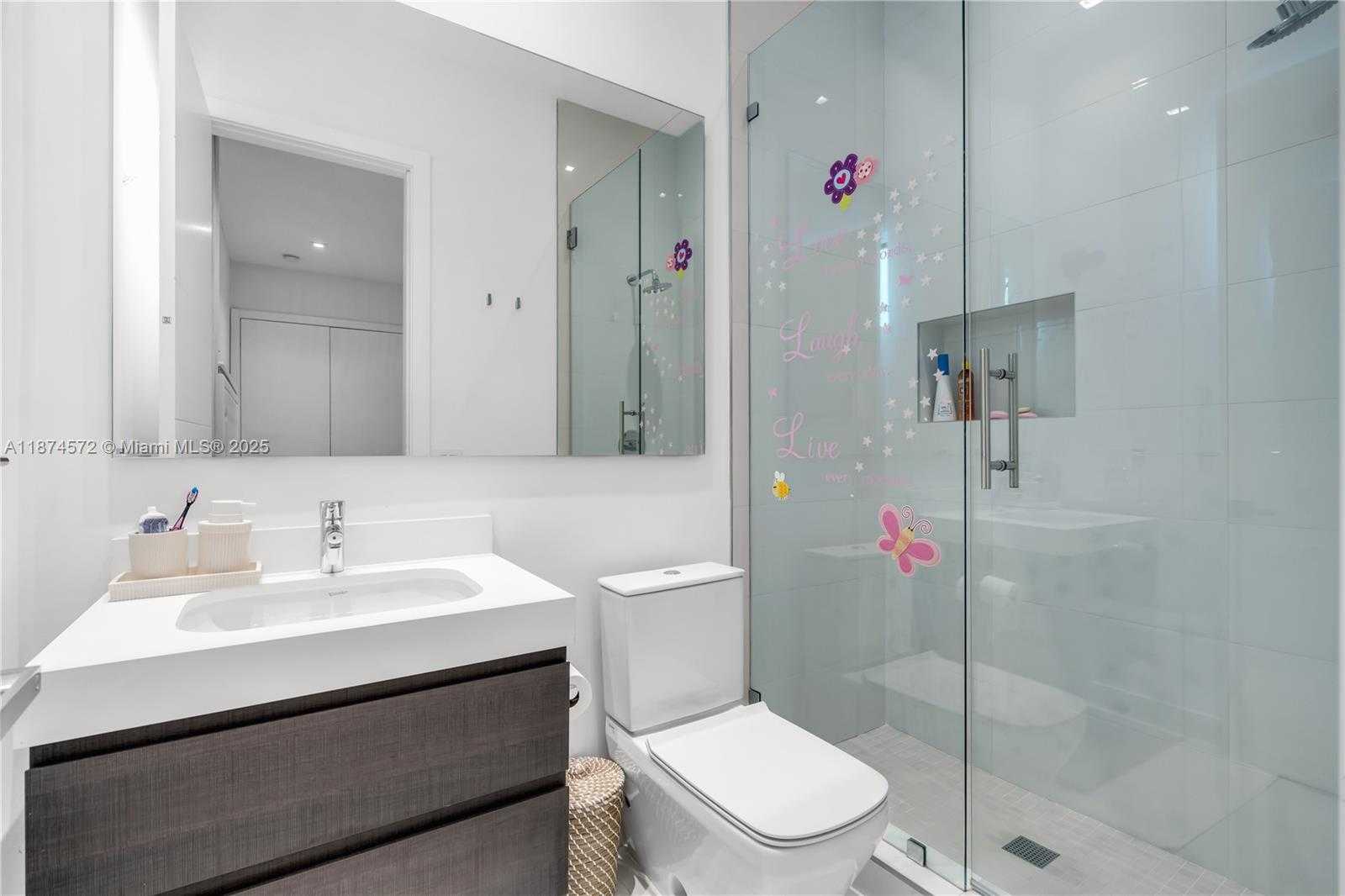 Small Image of 10530 NORTH WEST 67TH TER, Doral Number 34