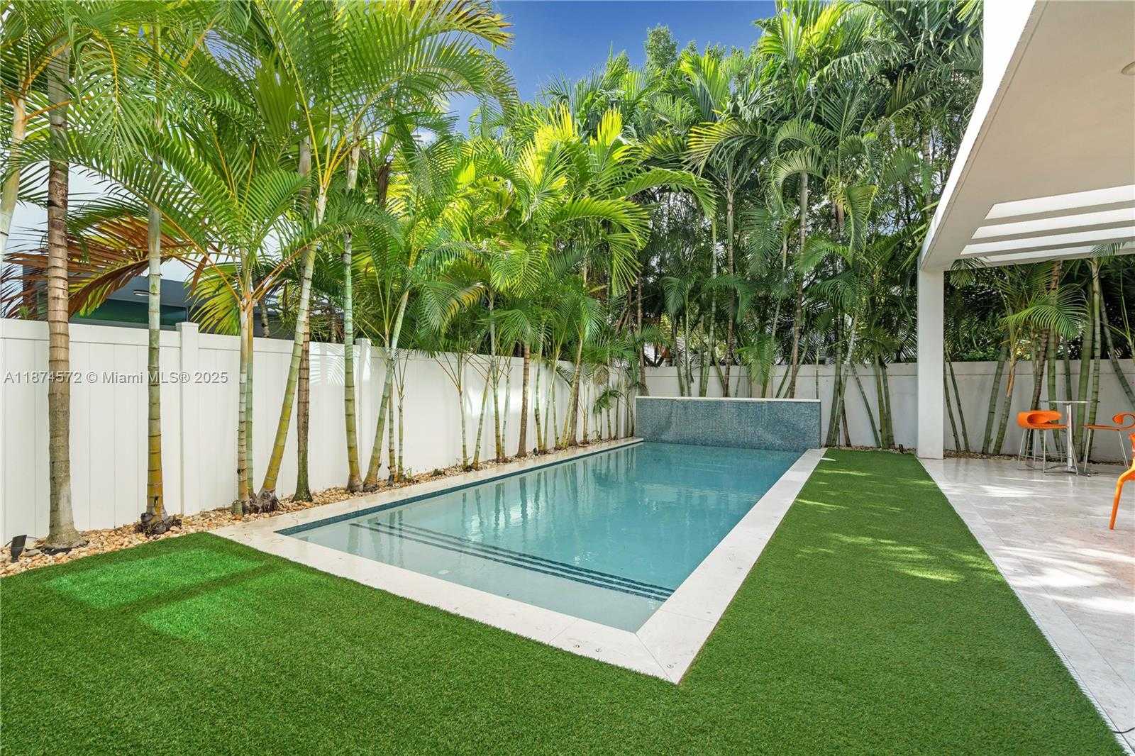 Small Image of 10530 NORTH WEST 67TH TER, Doral Number 37