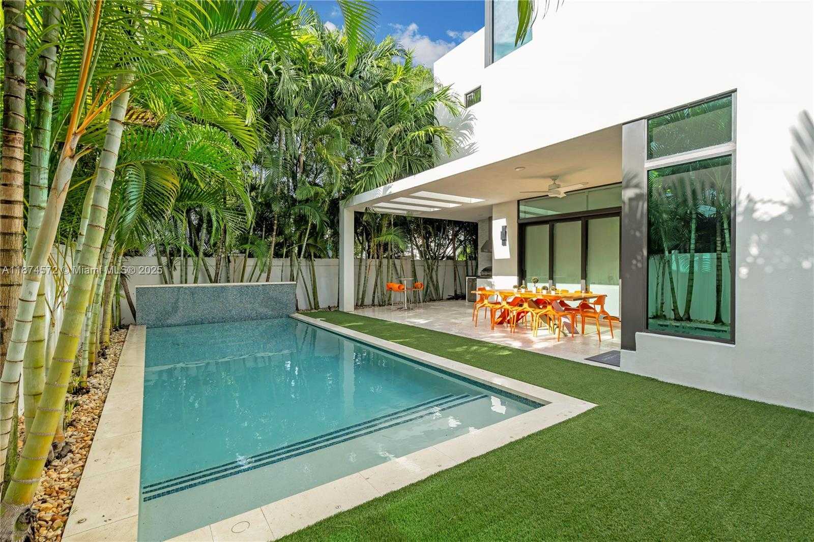 Small Image of 10530 NORTH WEST 67TH TER, Doral Number 38