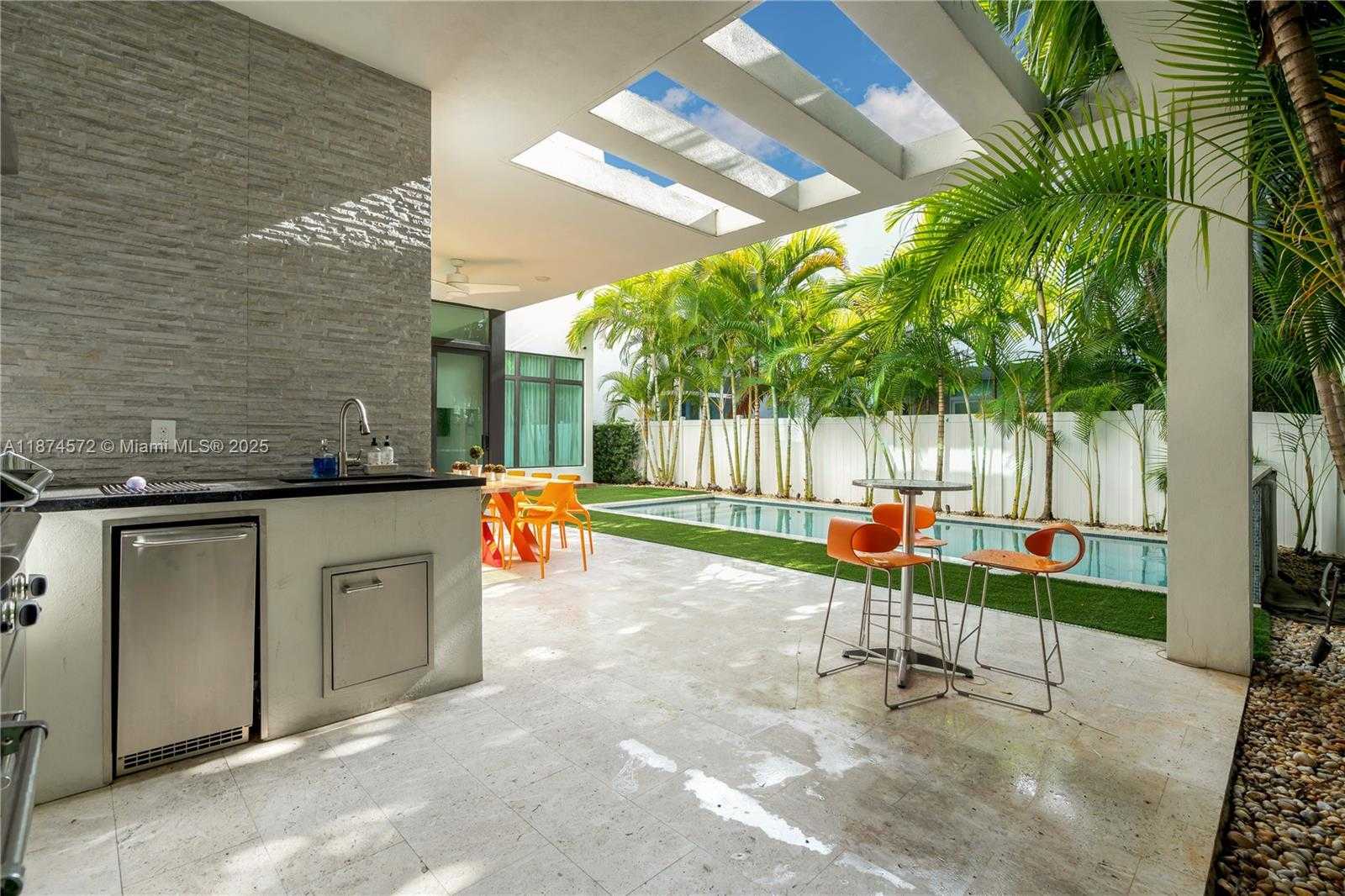 Small Image of 10530 NORTH WEST 67TH TER, Doral Number 41
