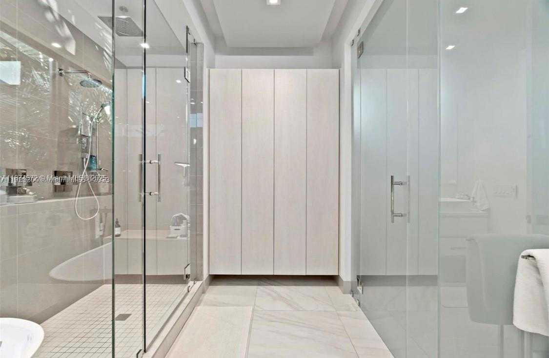 Small Image of 10530 NORTH WEST 67TH TER, Doral Number 50