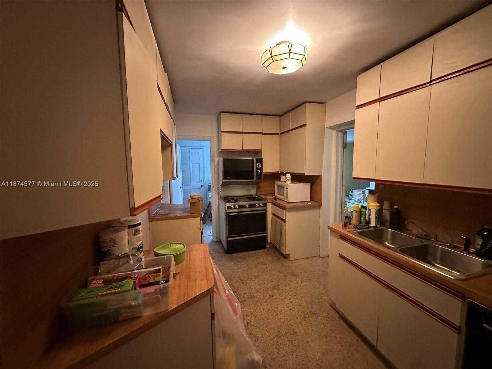 Small Image of 16531 NORTH WEST 17TH PL, Miami Gardens Number 3