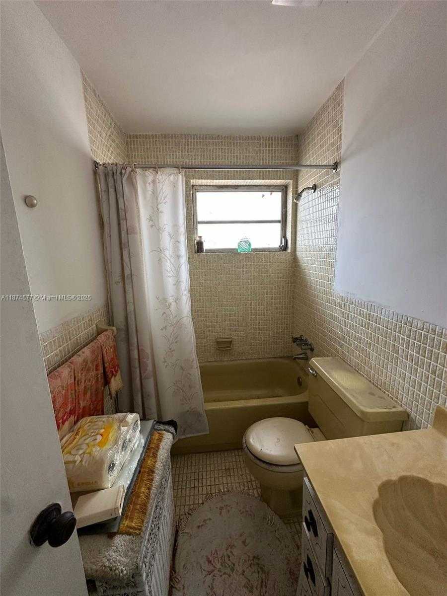 Small Image of 16531 NORTH WEST 17TH PL, Miami Gardens Number 34