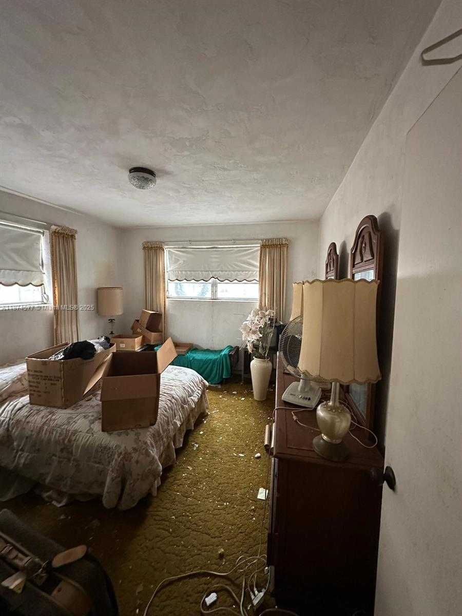 Small Image of 16531 NORTH WEST 17TH PL, Miami Gardens Number 47