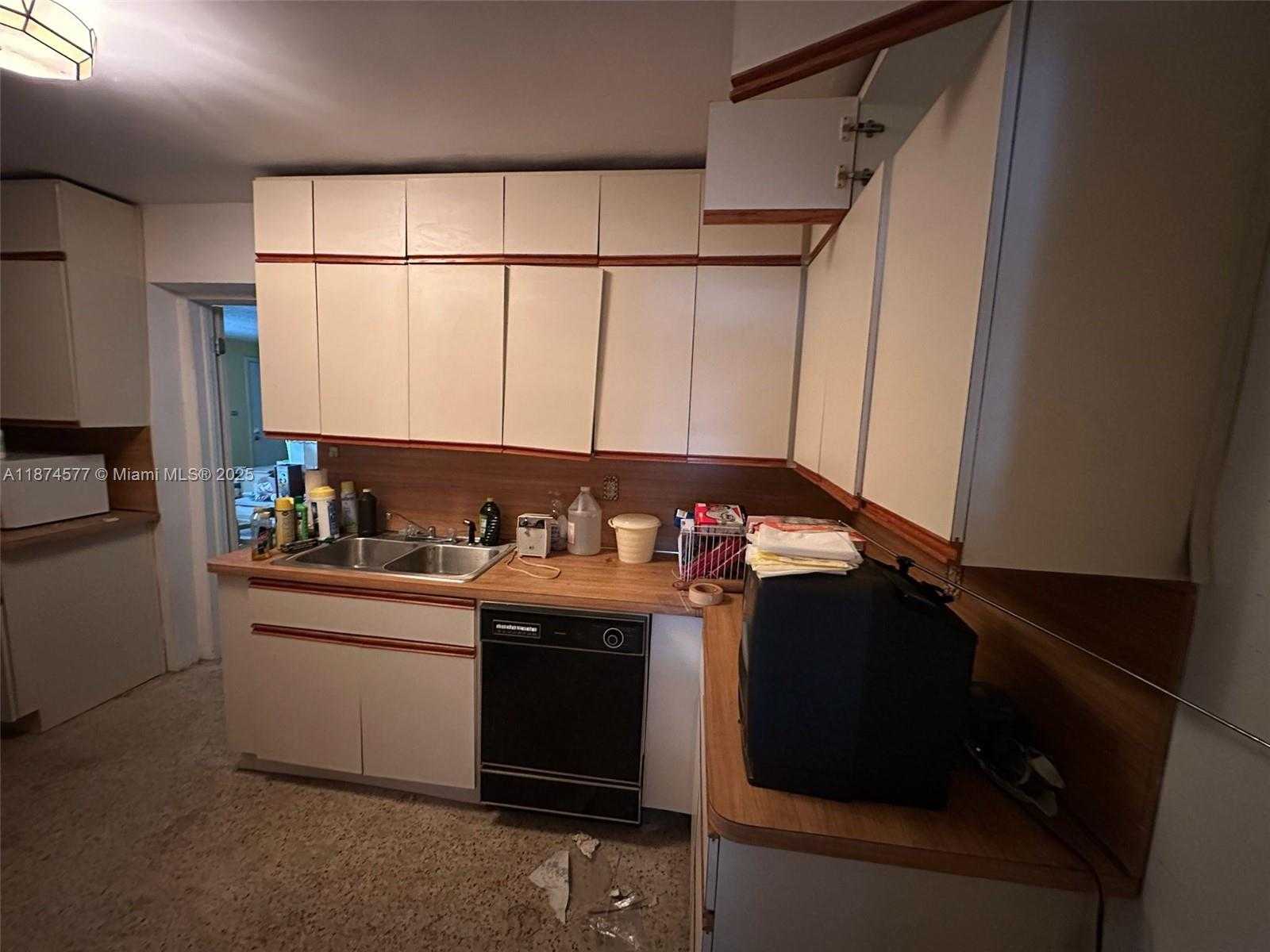 Small Image of 16531 NORTH WEST 17TH PL, Miami Gardens Number 8