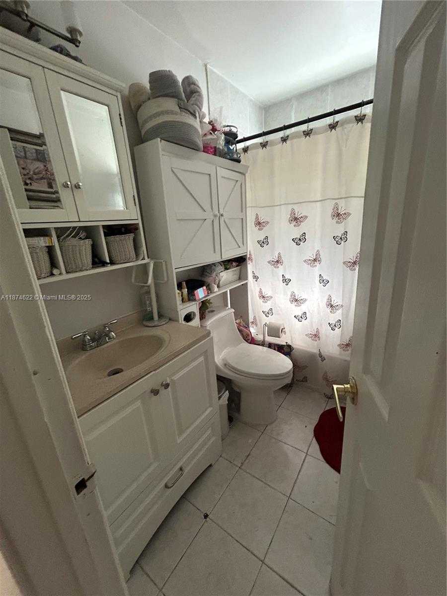 Small Image of 5295 NORTH WEST 198TH TER, Miami Gardens Number 11