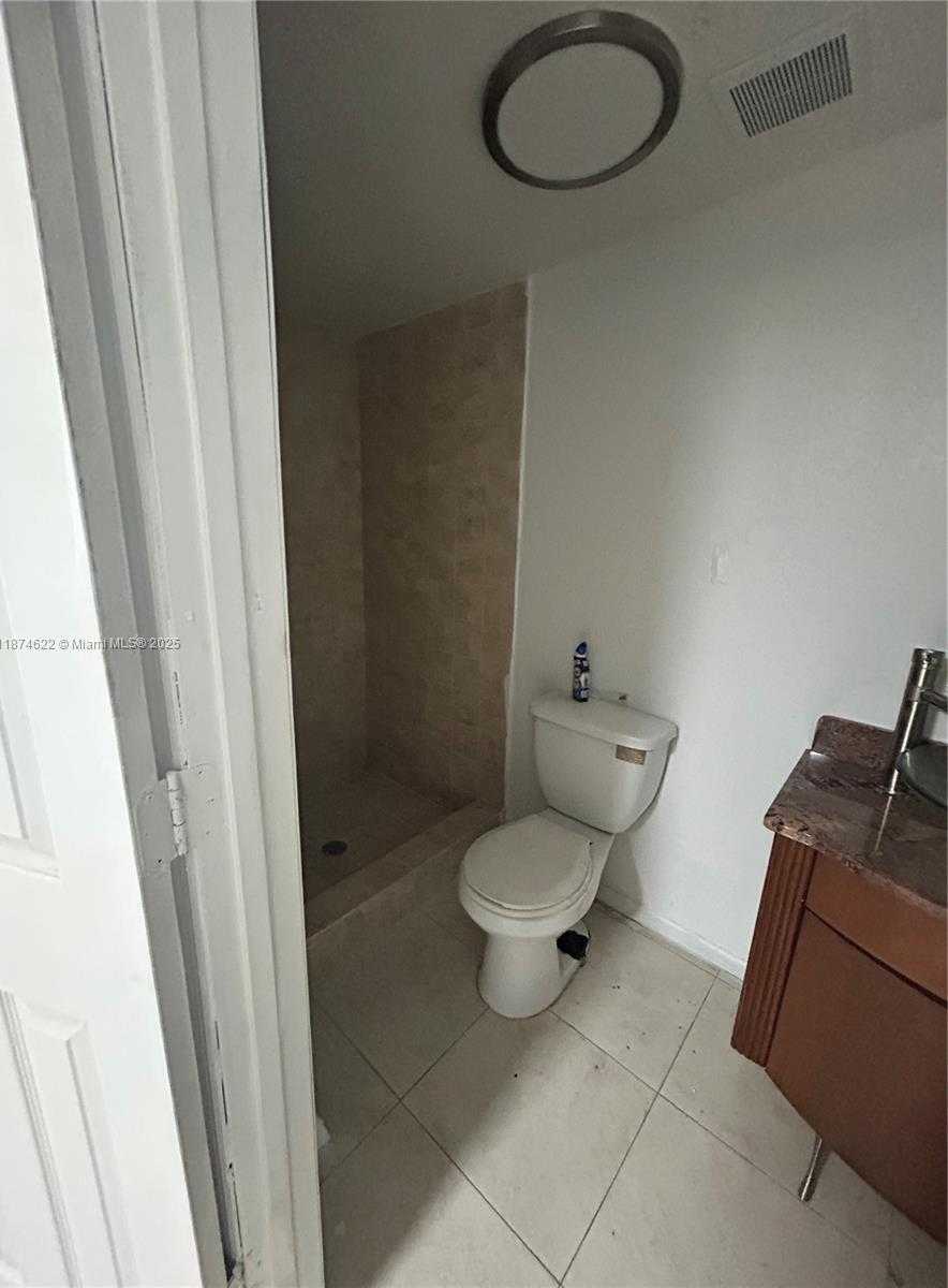 Small Image of 5295 NORTH WEST 198TH TER, Miami Gardens Number 19