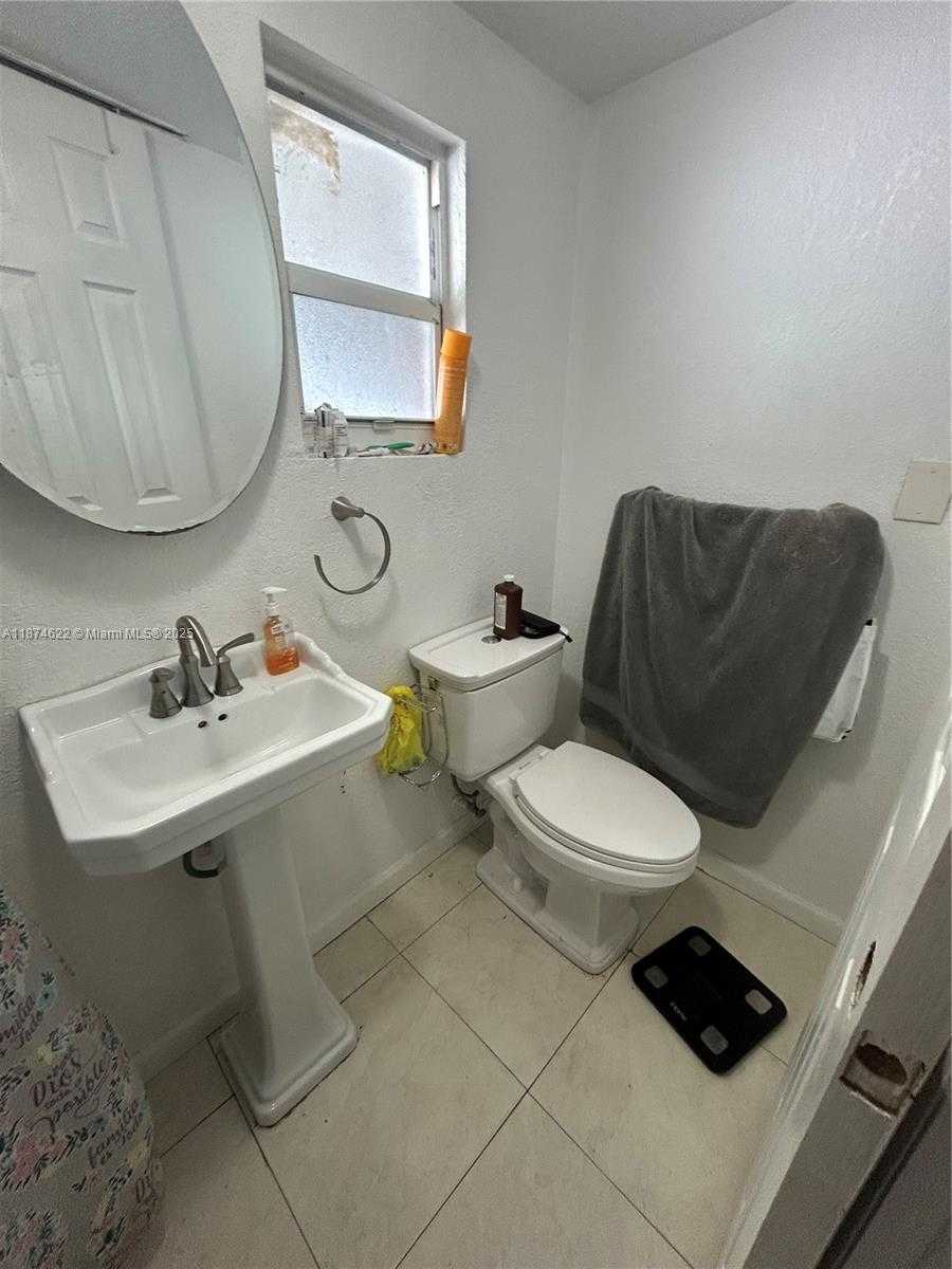 Small Image of 5295 NORTH WEST 198TH TER, Miami Gardens Number 21