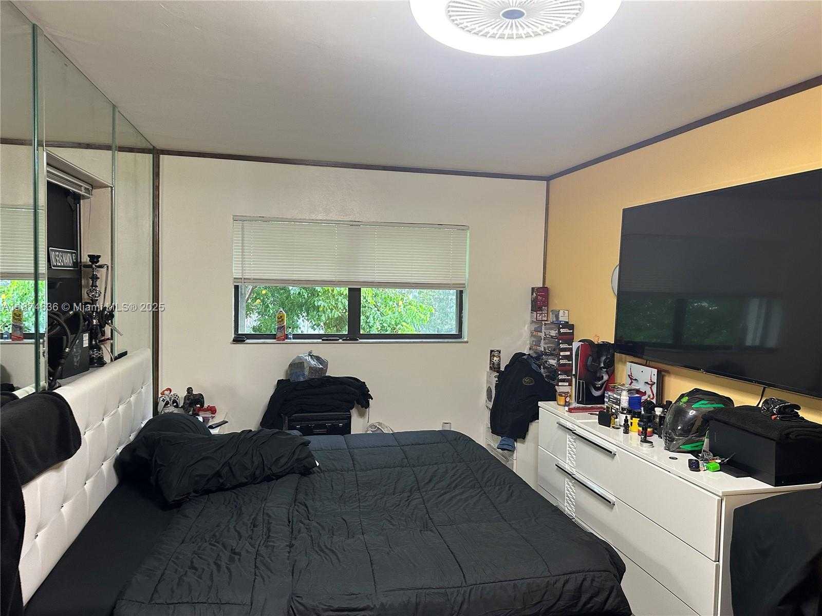 Small Image of 1411 SOUTH WEST 24TH CT, Fort Lauderdale Number 13