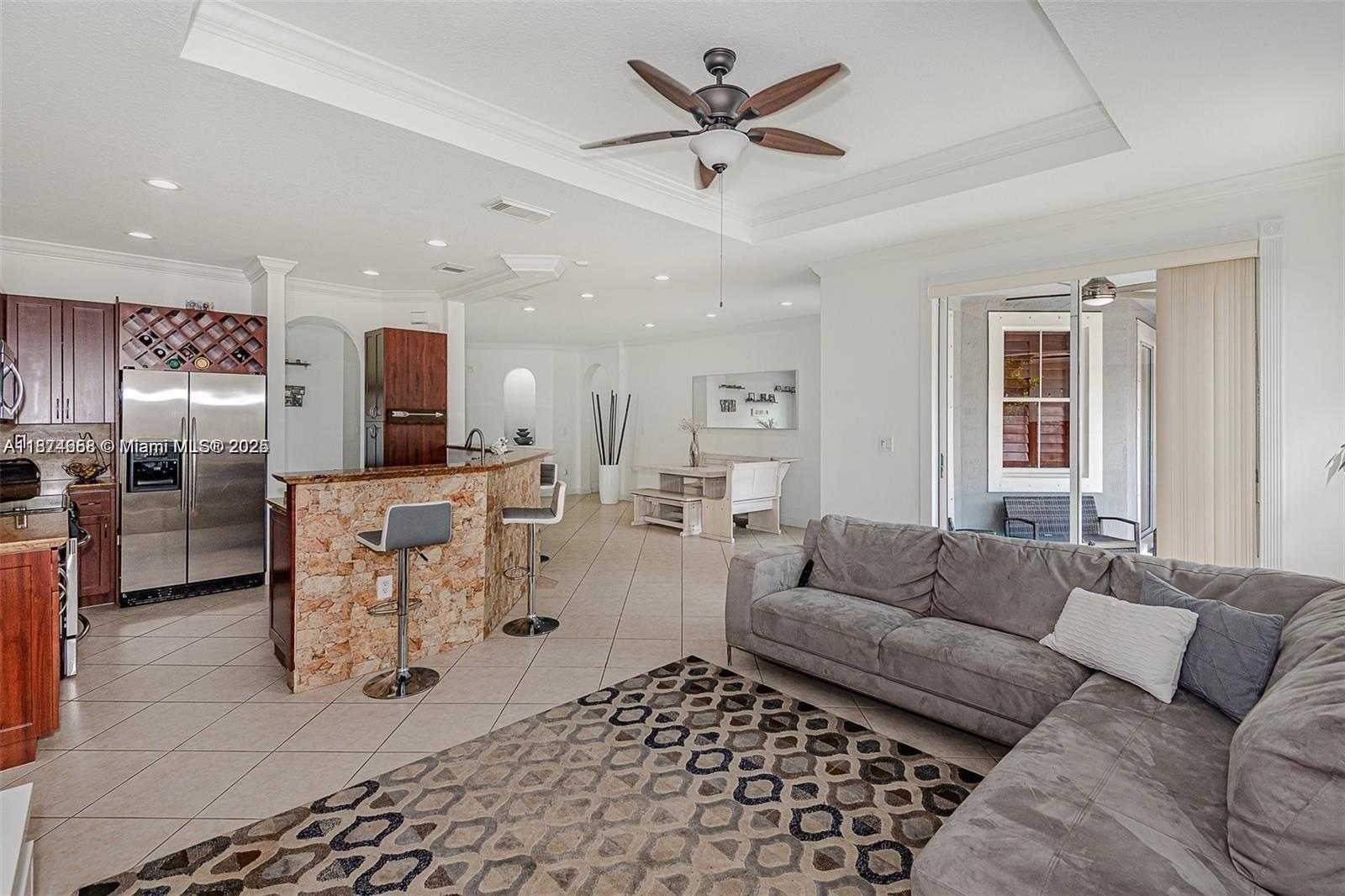 Small Image of 4457 SOUTH WEST 160TH CT, Miami Number 10