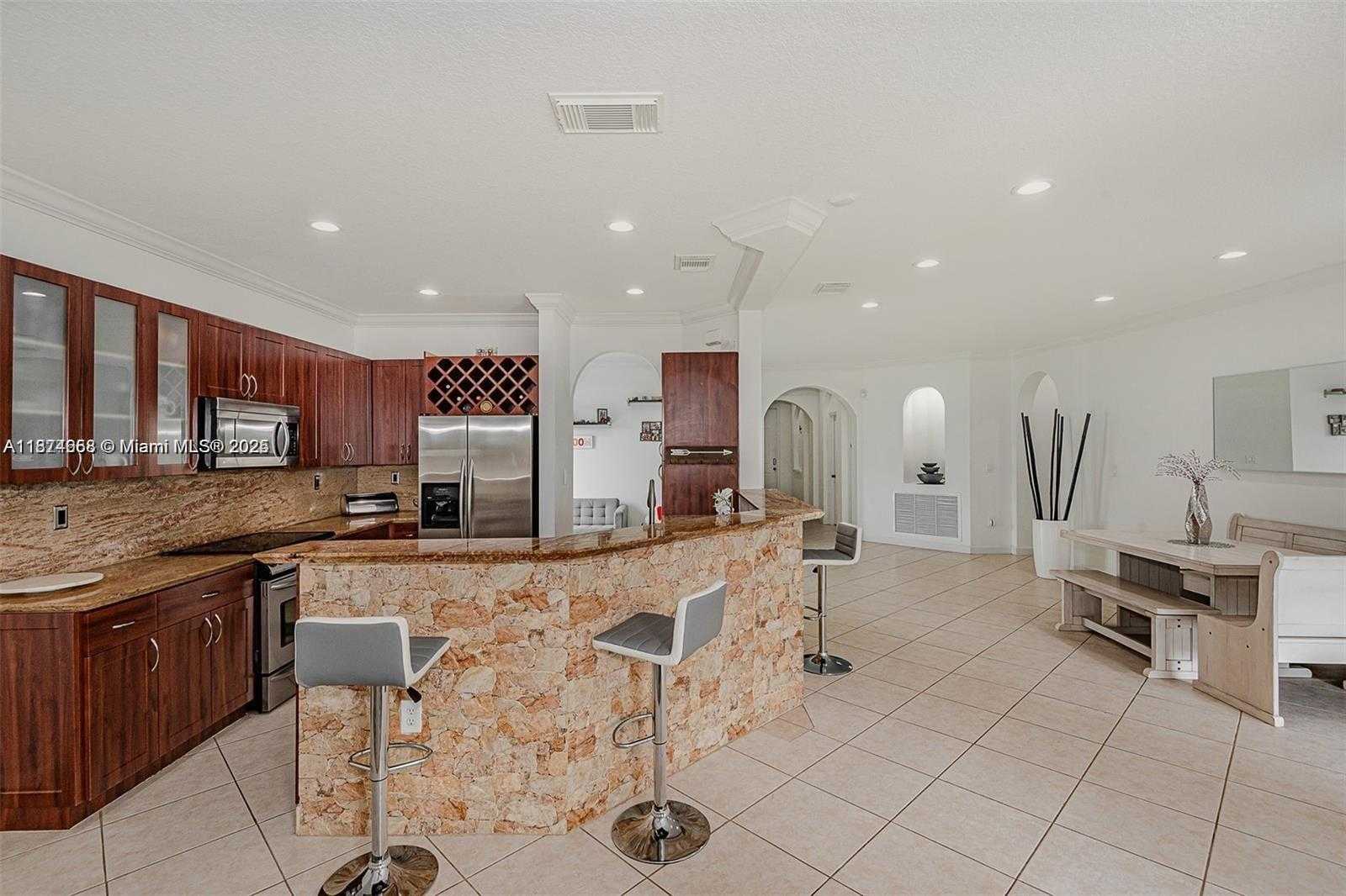 Small Image of 4457 SOUTH WEST 160TH CT, Miami Number 12
