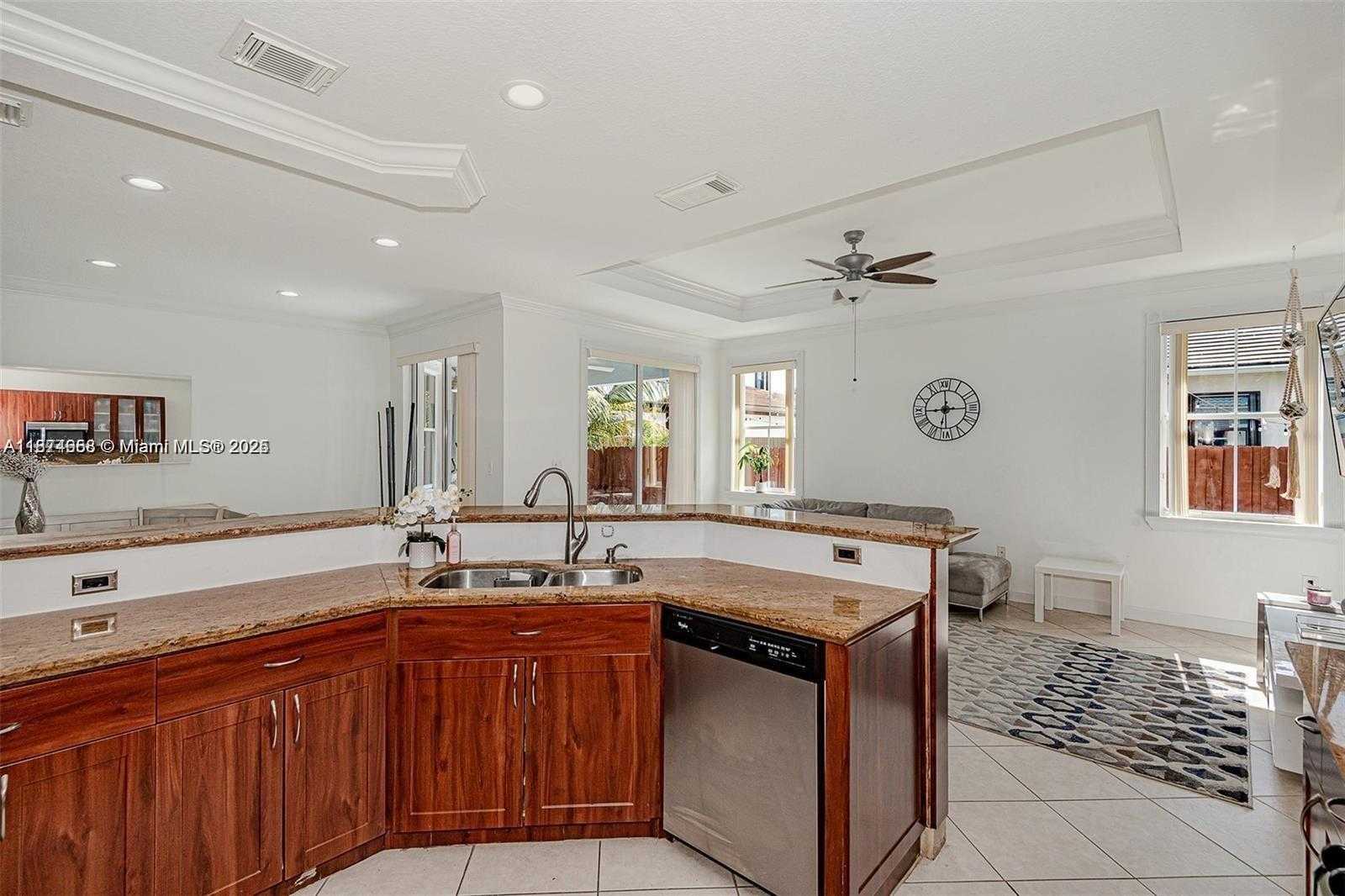 Small Image of 4457 SOUTH WEST 160TH CT, Miami Number 14