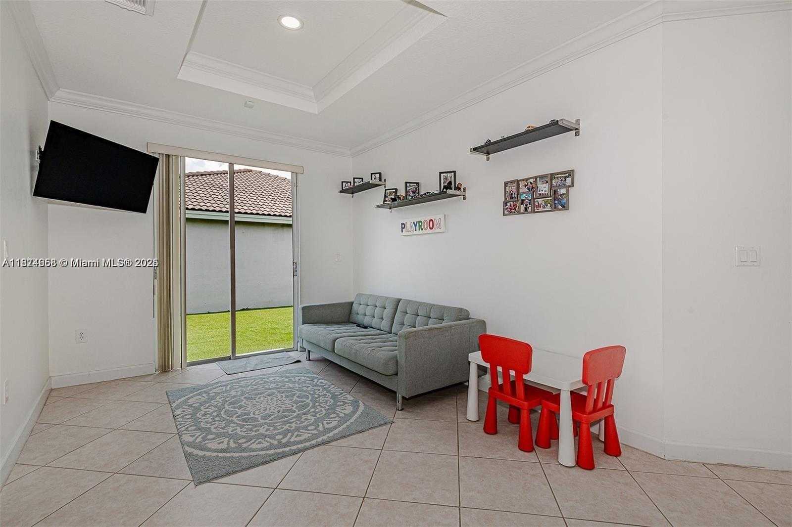 Small Image of 4457 SOUTH WEST 160TH CT, Miami Number 15