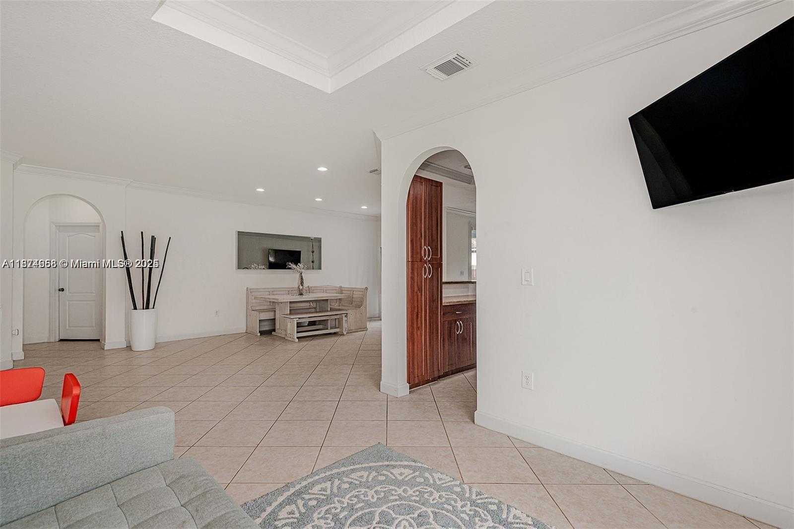 Small Image of 4457 SOUTH WEST 160TH CT, Miami Number 16