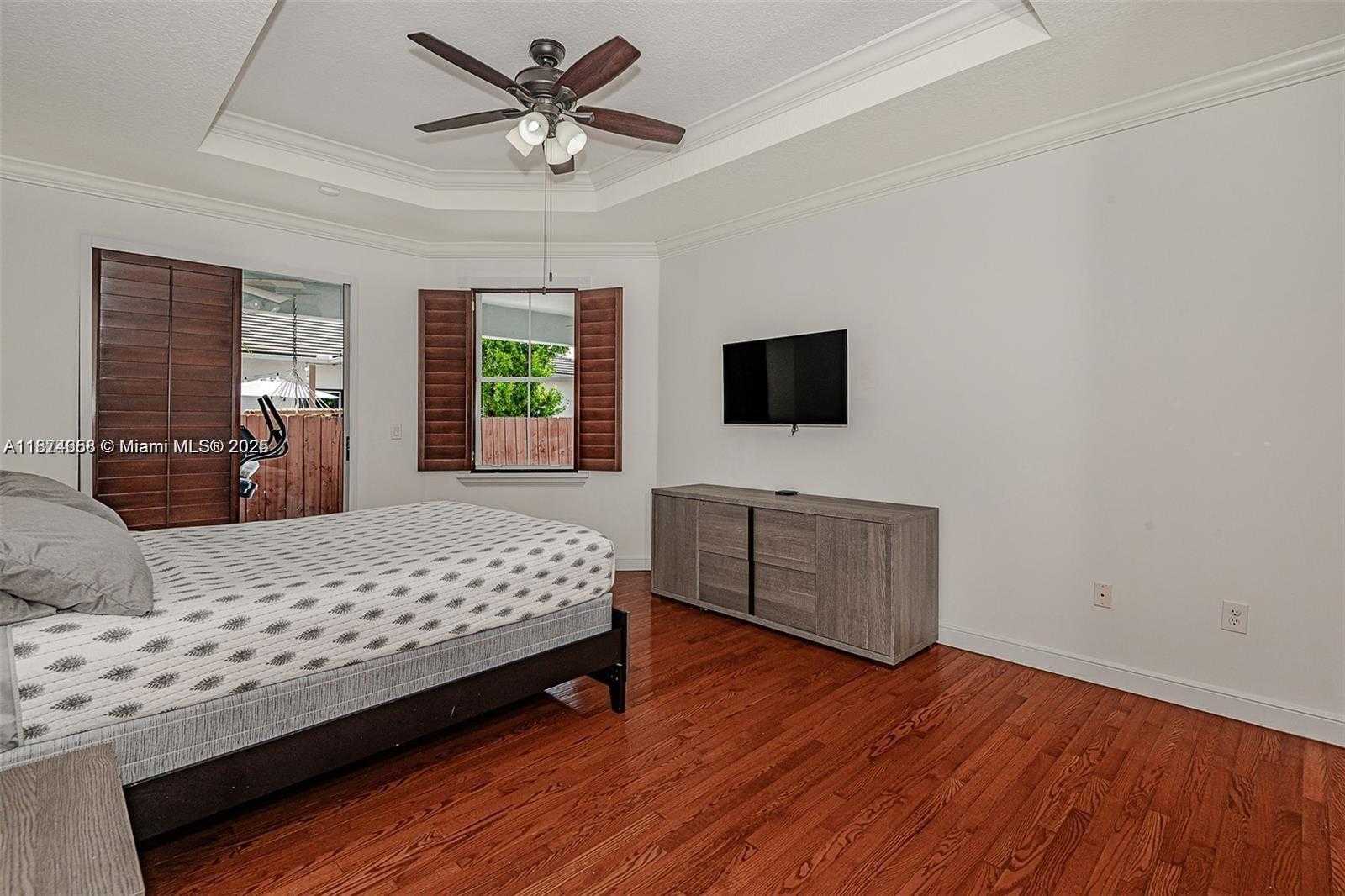Small Image of 4457 SOUTH WEST 160TH CT, Miami Number 18