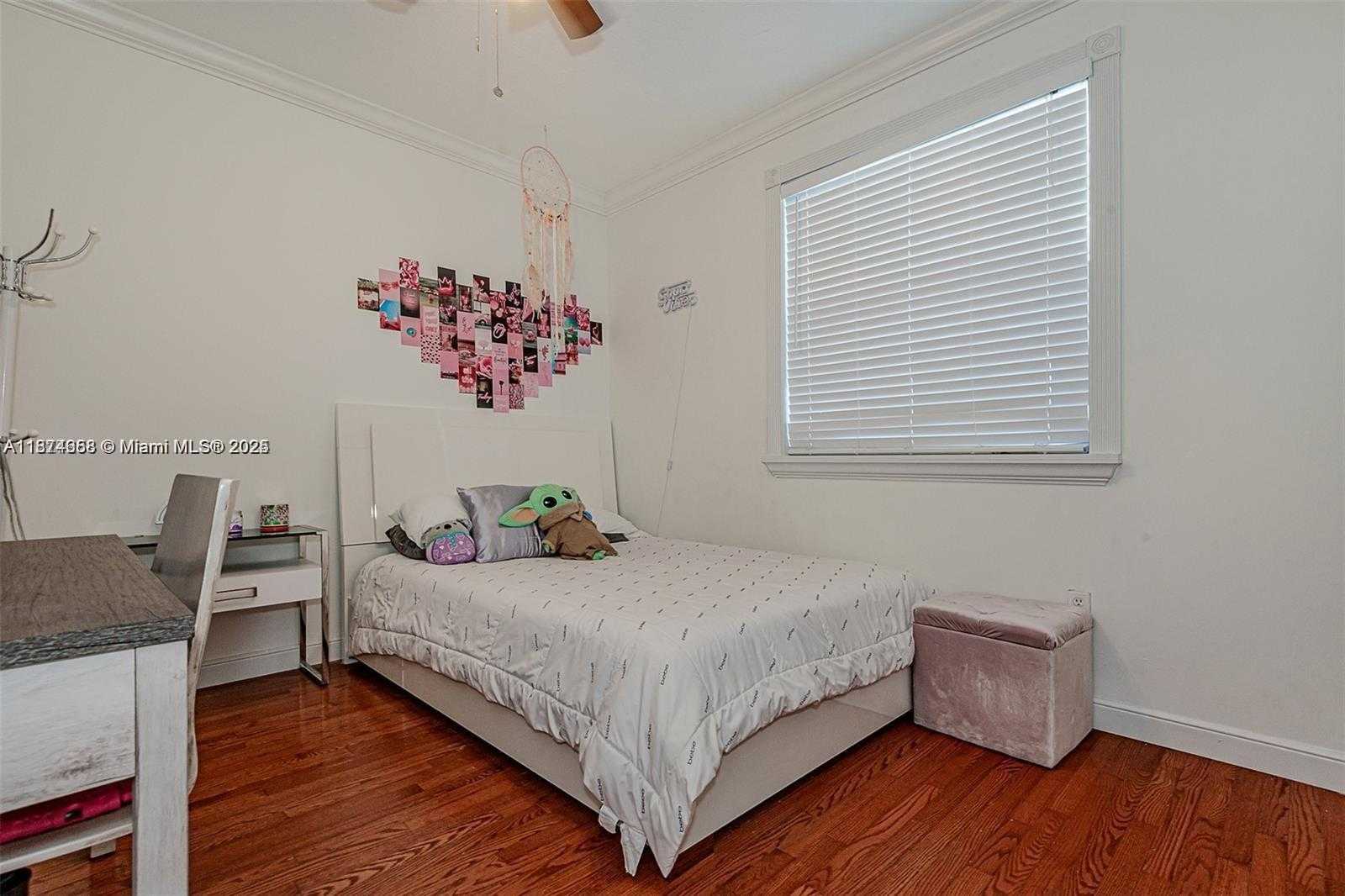 Small Image of 4457 SOUTH WEST 160TH CT, Miami Number 22