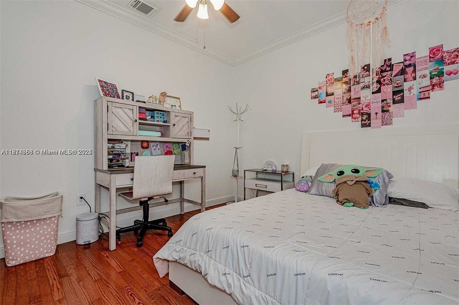 Small Image of 4457 SOUTH WEST 160TH CT, Miami Number 23