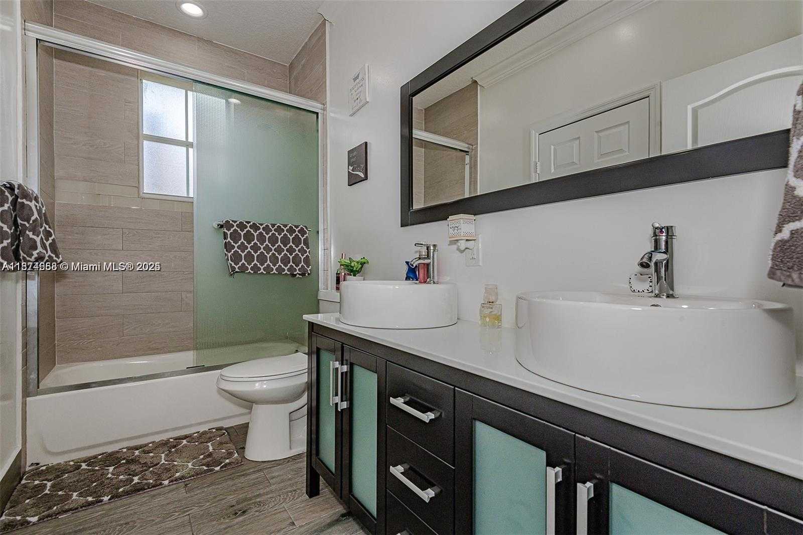 Small Image of 4457 SOUTH WEST 160TH CT, Miami Number 26