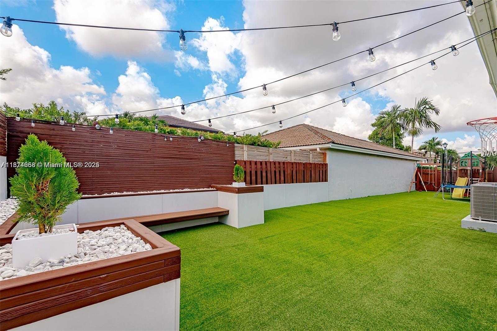 Small Image of 4457 SOUTH WEST 160TH CT, Miami Number 32