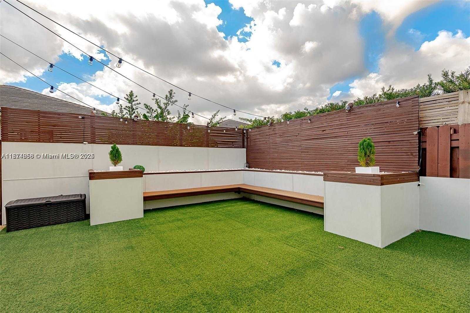 Small Image of 4457 SOUTH WEST 160TH CT, Miami Number 33