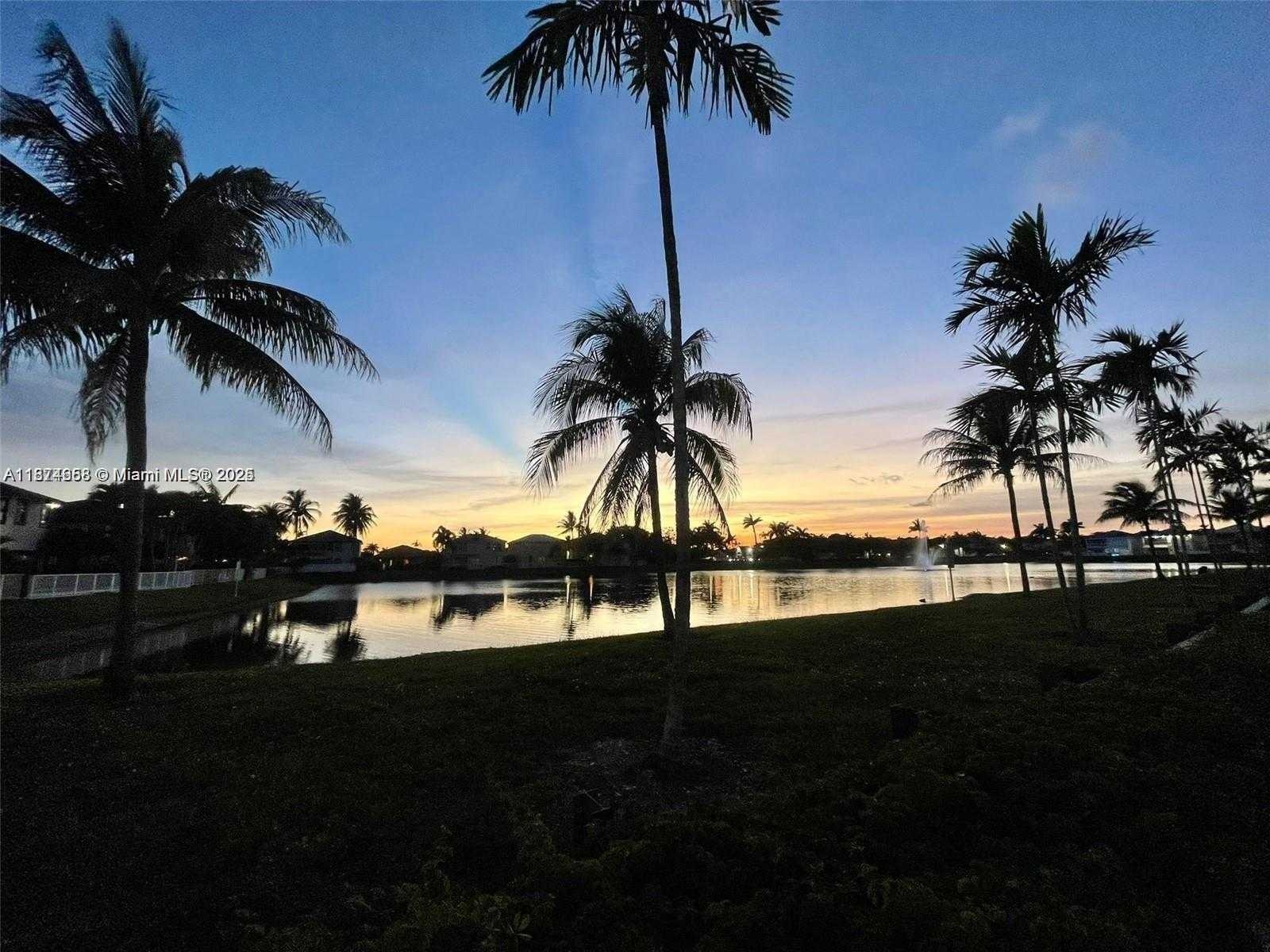 Small Image of 4457 SOUTH WEST 160TH CT, Miami Number 34