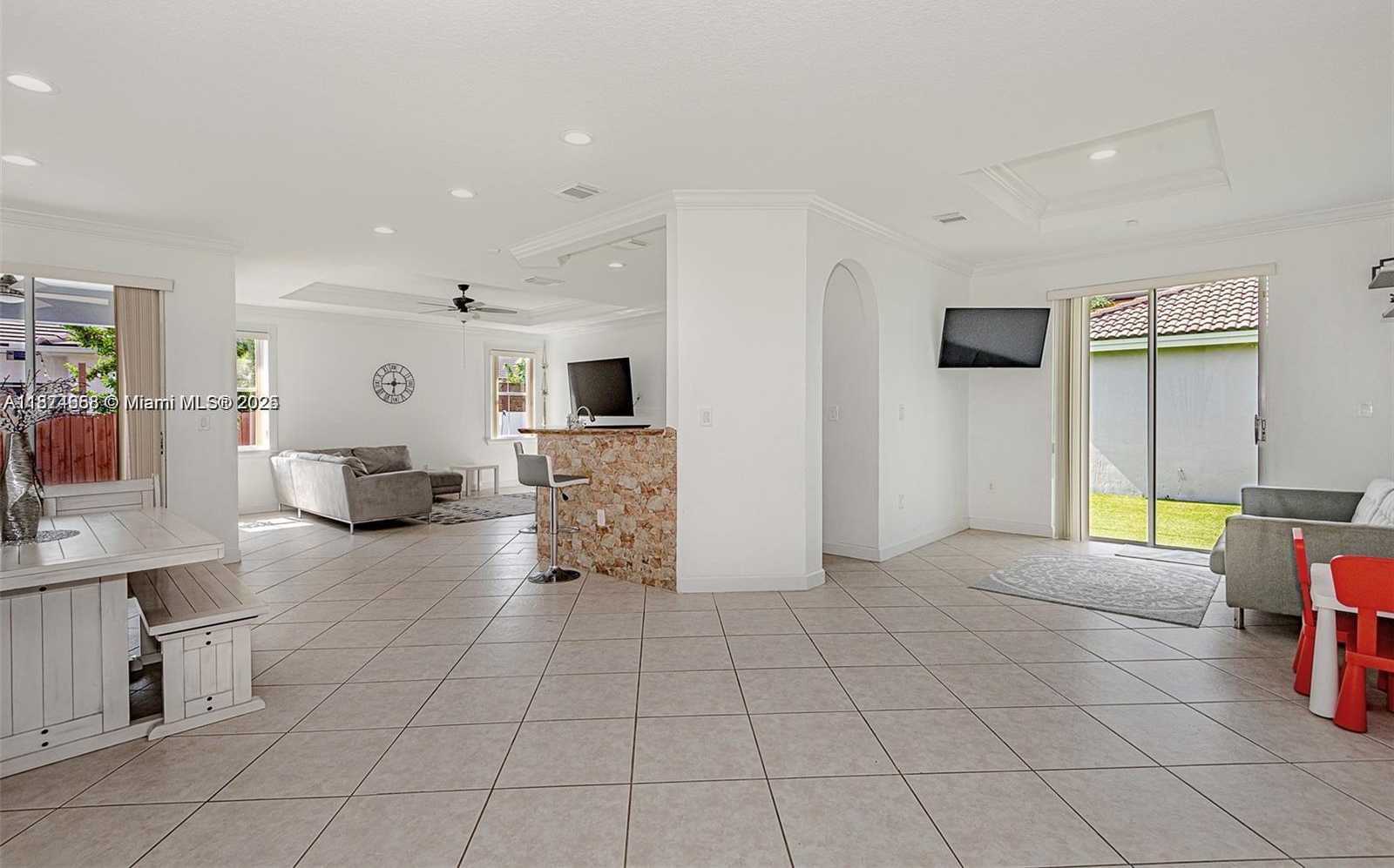 Small Image of 4457 SOUTH WEST 160TH CT, Miami Number 4