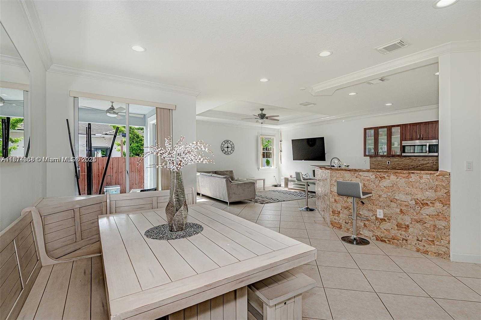 Small Image of 4457 SOUTH WEST 160TH CT, Miami Number 5