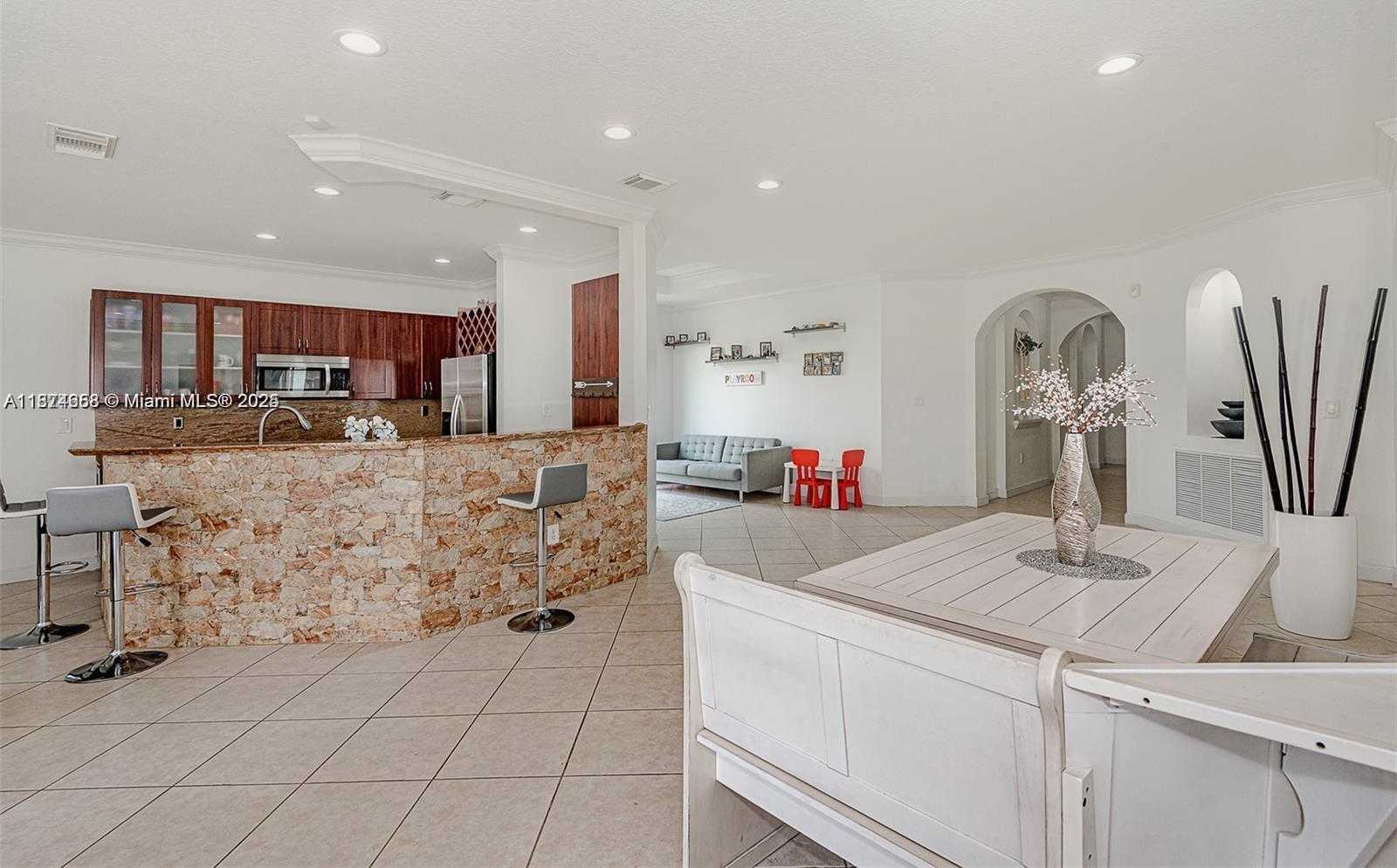 Small Image of 4457 SOUTH WEST 160TH CT, Miami Number 7