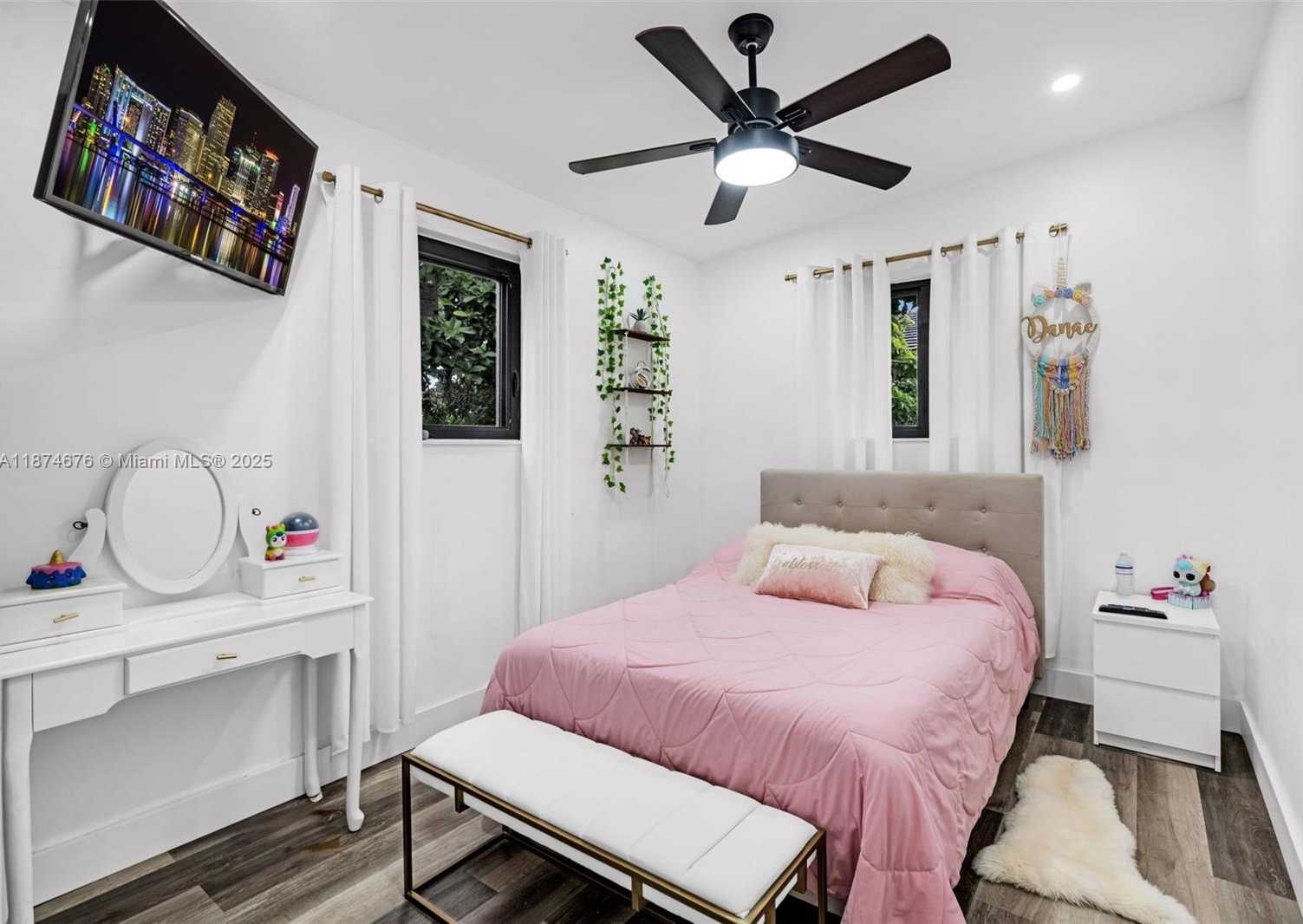 Small Image of 21310 OLD CUTLER RD, Cutler Bay Number 10