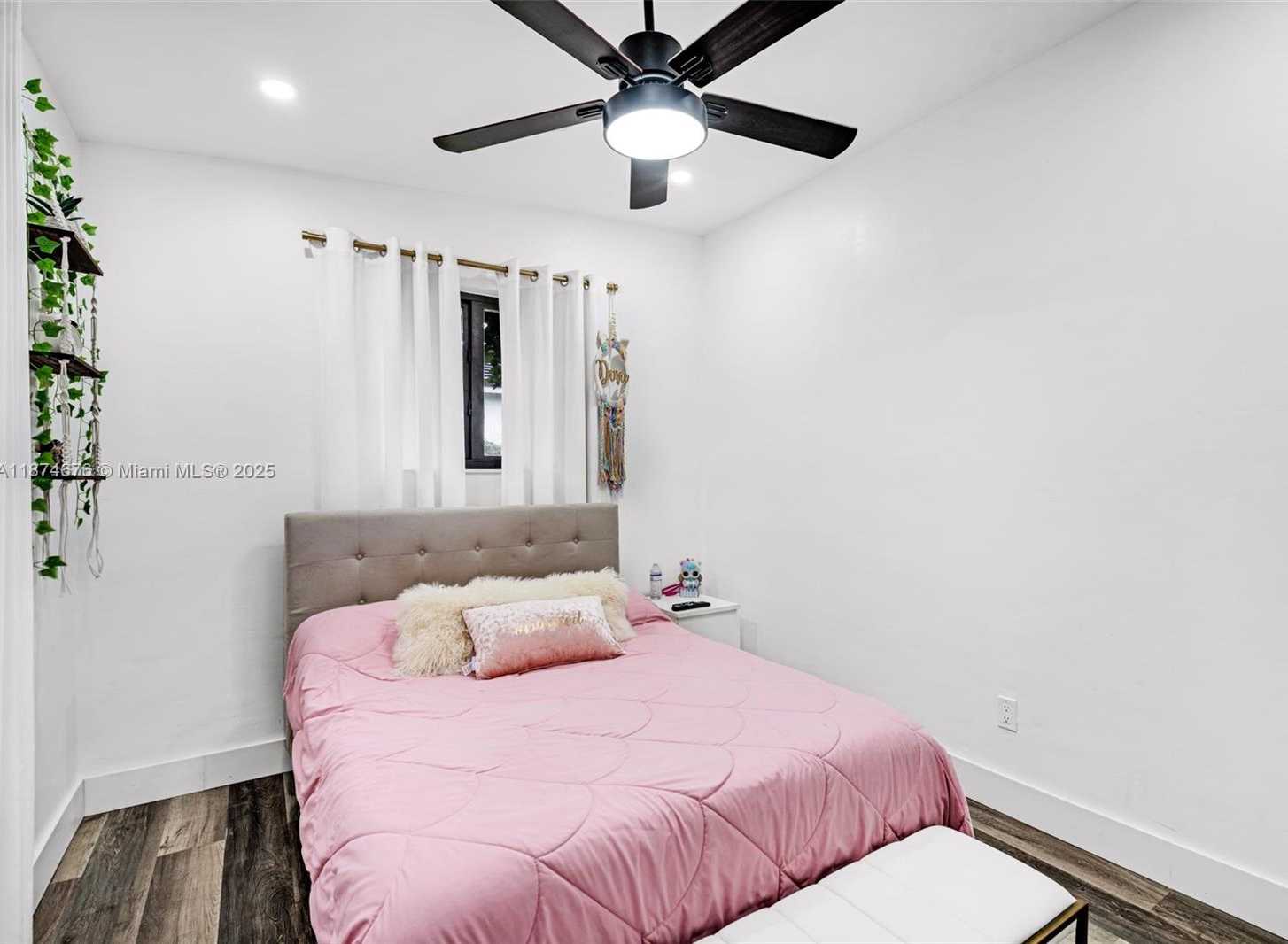 Small Image of 21310 OLD CUTLER RD, Cutler Bay Number 11