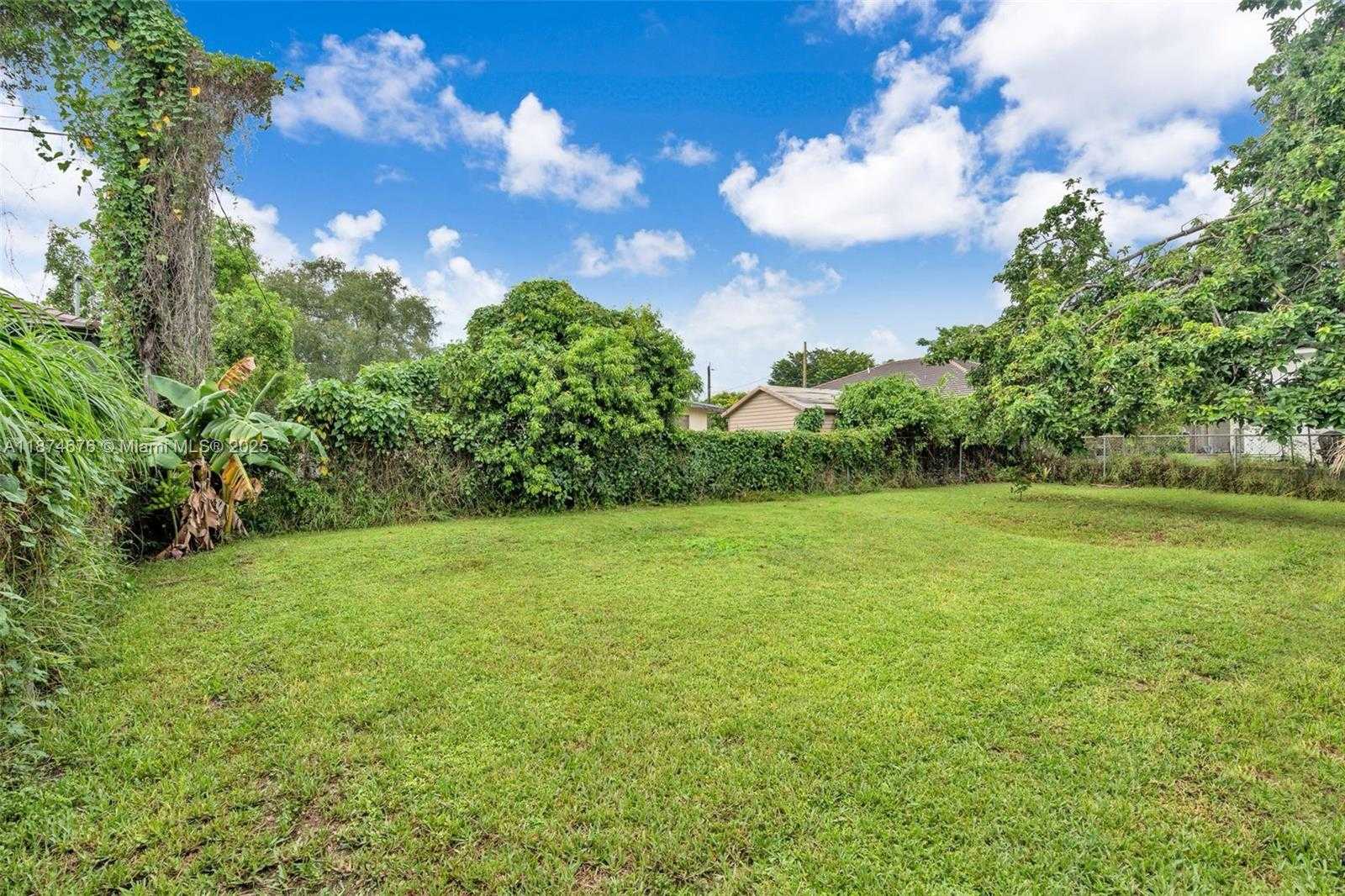 Small Image of 21310 OLD CUTLER RD, Cutler Bay Number 22