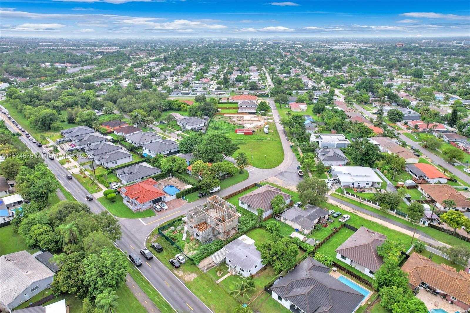 Small Image of 21310 OLD CUTLER RD, Cutler Bay Number 23