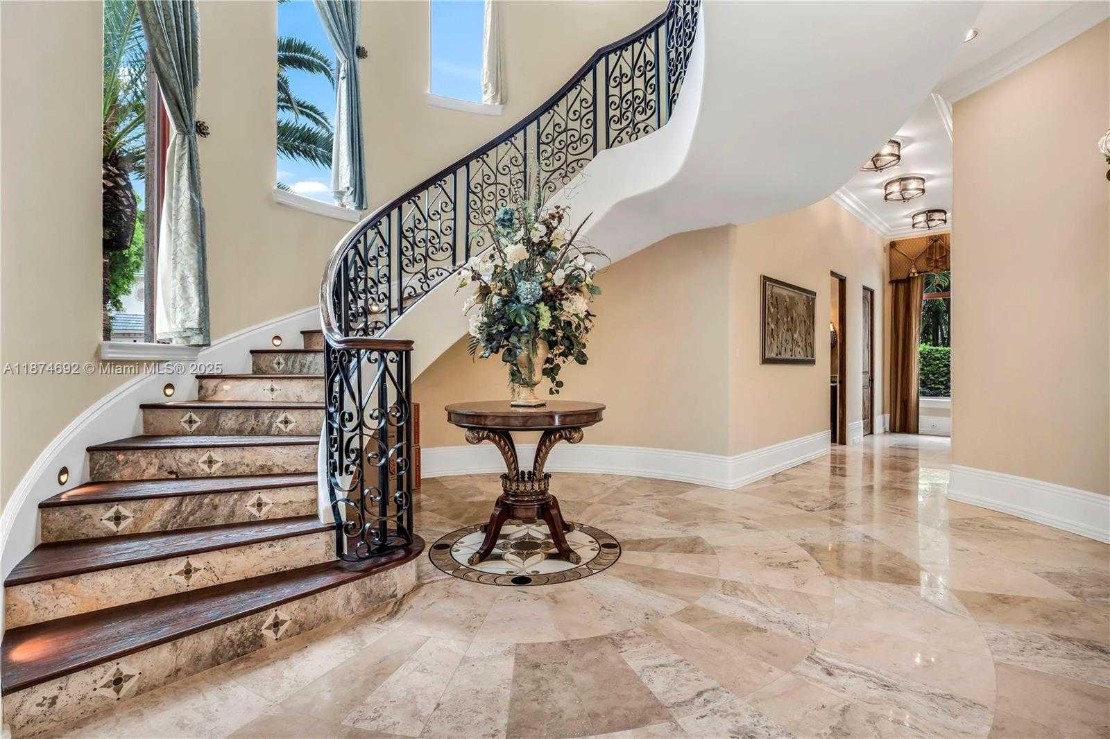 Small Image of 700 OSPREY POINT CIR, Boca Raton Number 10
