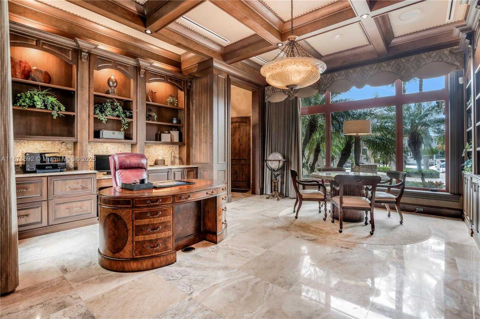 Small Image of 700 OSPREY POINT CIR, Boca Raton Number 12
