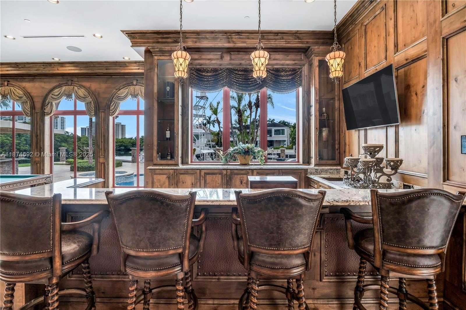 Small Image of 700 OSPREY POINT CIR, Boca Raton Number 14