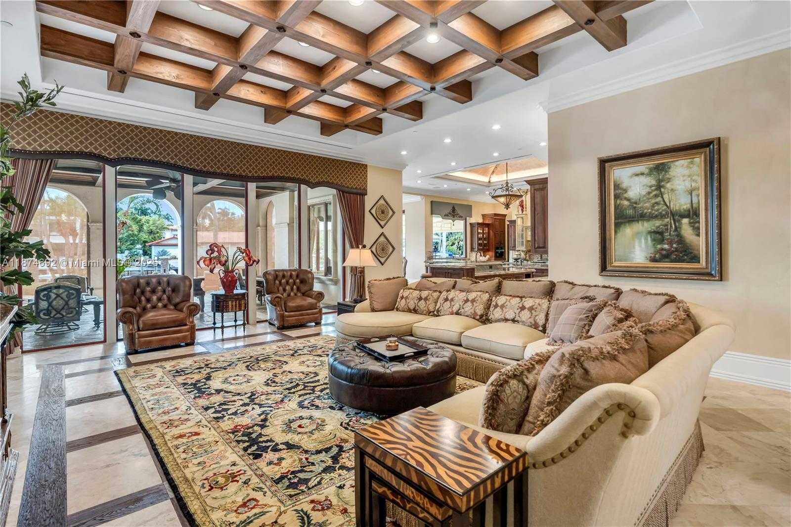 Small Image of 700 OSPREY POINT CIR, Boca Raton Number 19