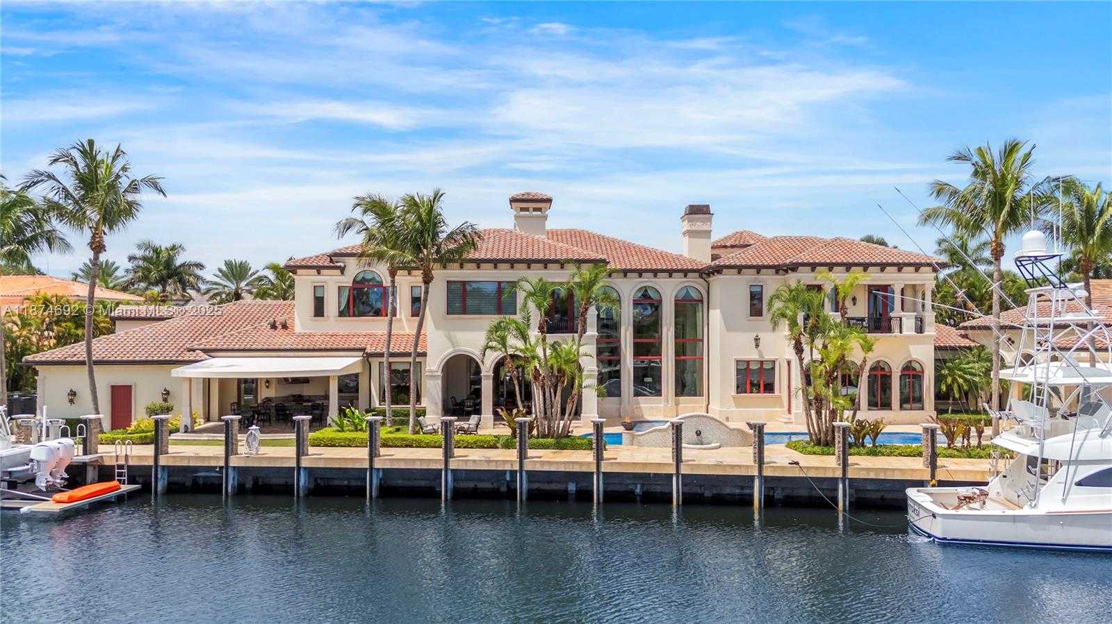 Small Image of 700 OSPREY POINT CIR, Boca Raton Number 2