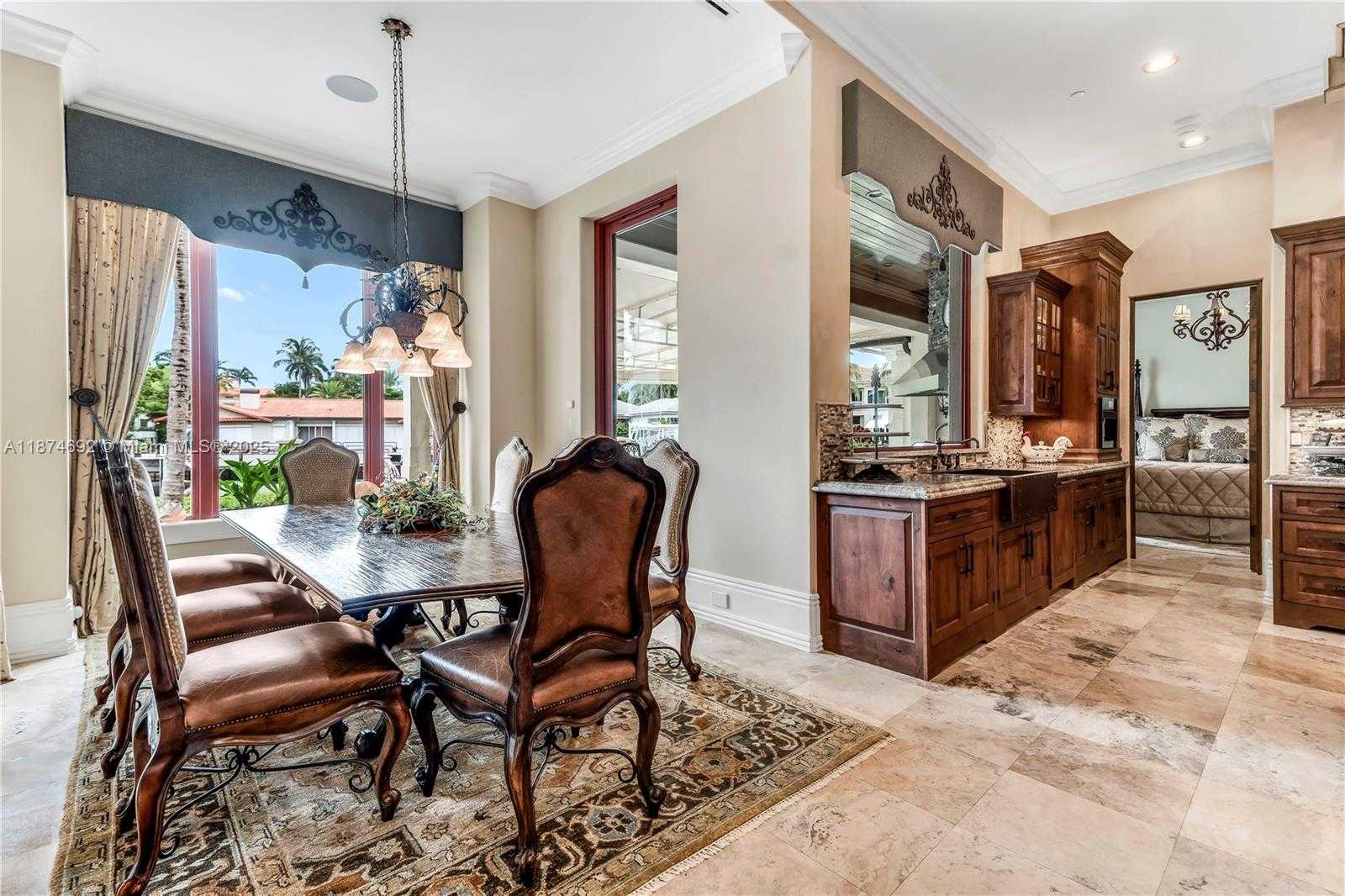 Small Image of 700 OSPREY POINT CIR, Boca Raton Number 24