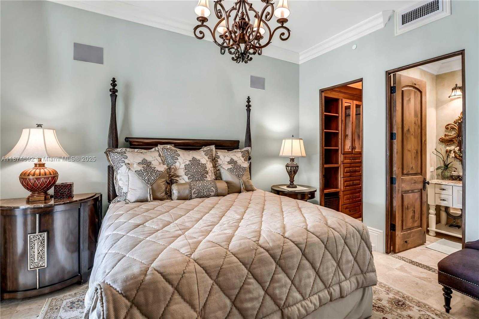 Small Image of 700 OSPREY POINT CIR, Boca Raton Number 25