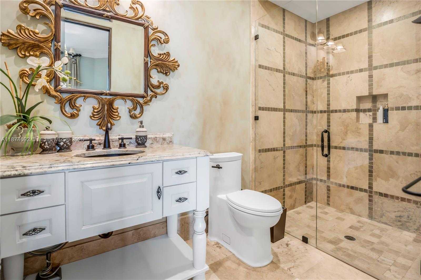 Small Image of 700 OSPREY POINT CIR, Boca Raton Number 26