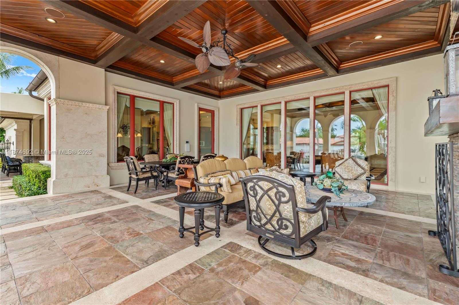 Small Image of 700 OSPREY POINT CIR, Boca Raton Number 31