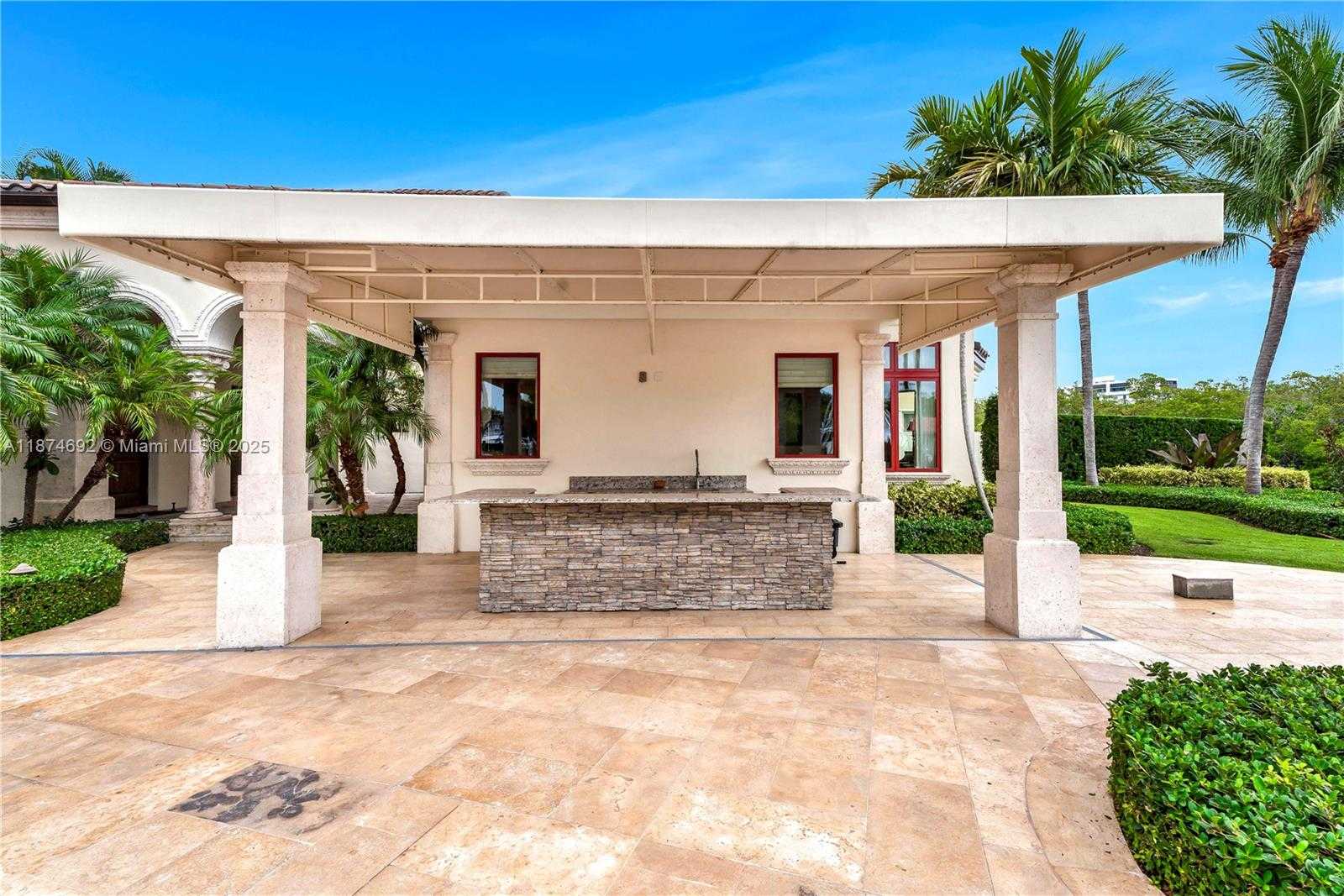 Small Image of 700 OSPREY POINT CIR, Boca Raton Number 36