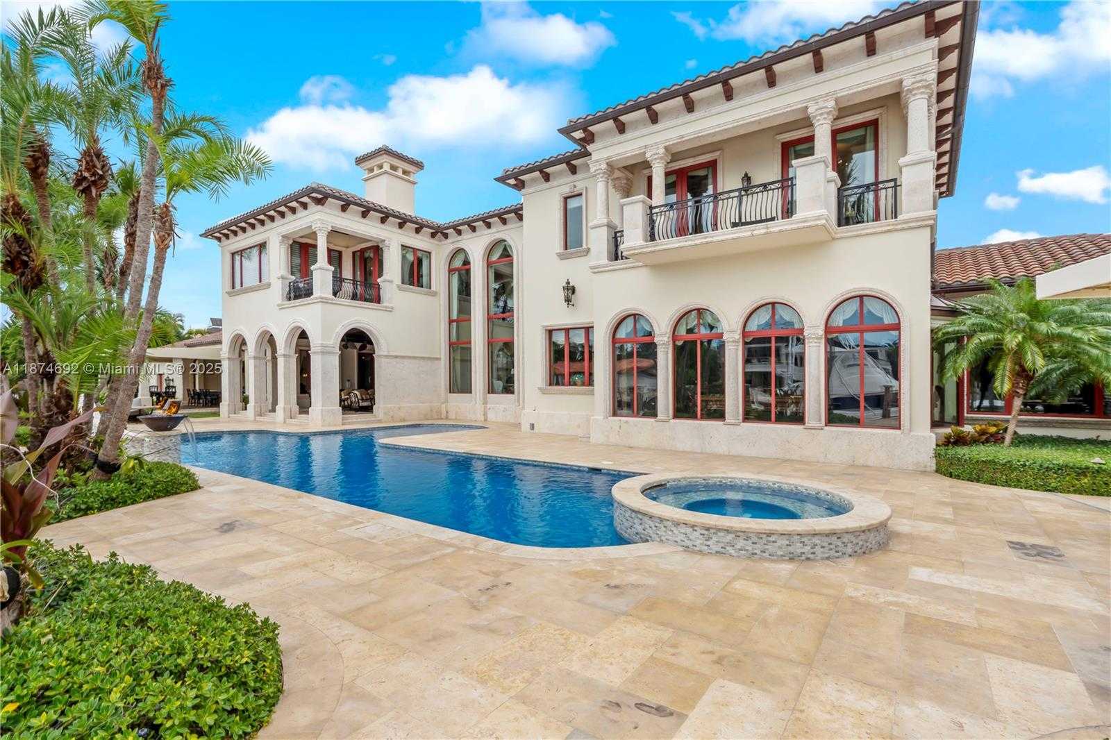 Small Image of 700 OSPREY POINT CIR, Boca Raton Number 37